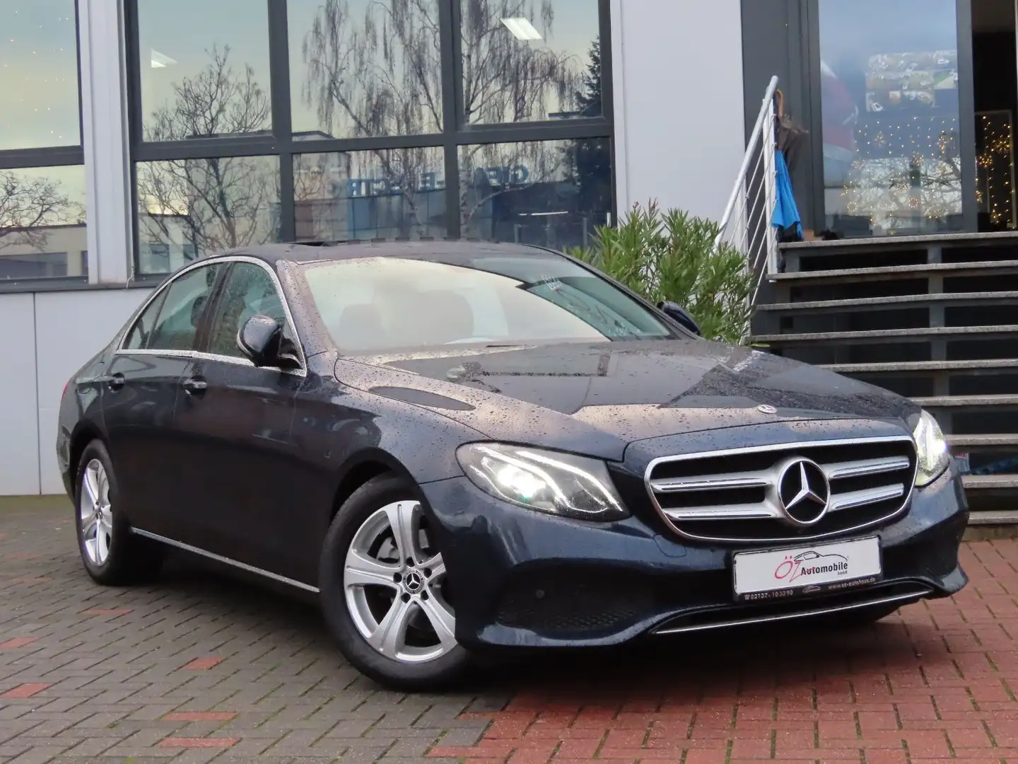 Mercedes-Benz E 200 d Avantgarde Autom. Bleu - 1