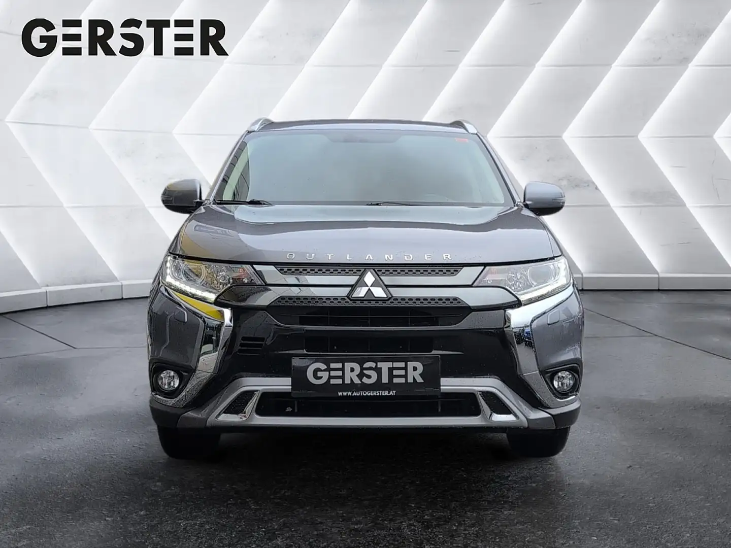 Mitsubishi Outlander 2,4 PHEV Intense Grau - 2
