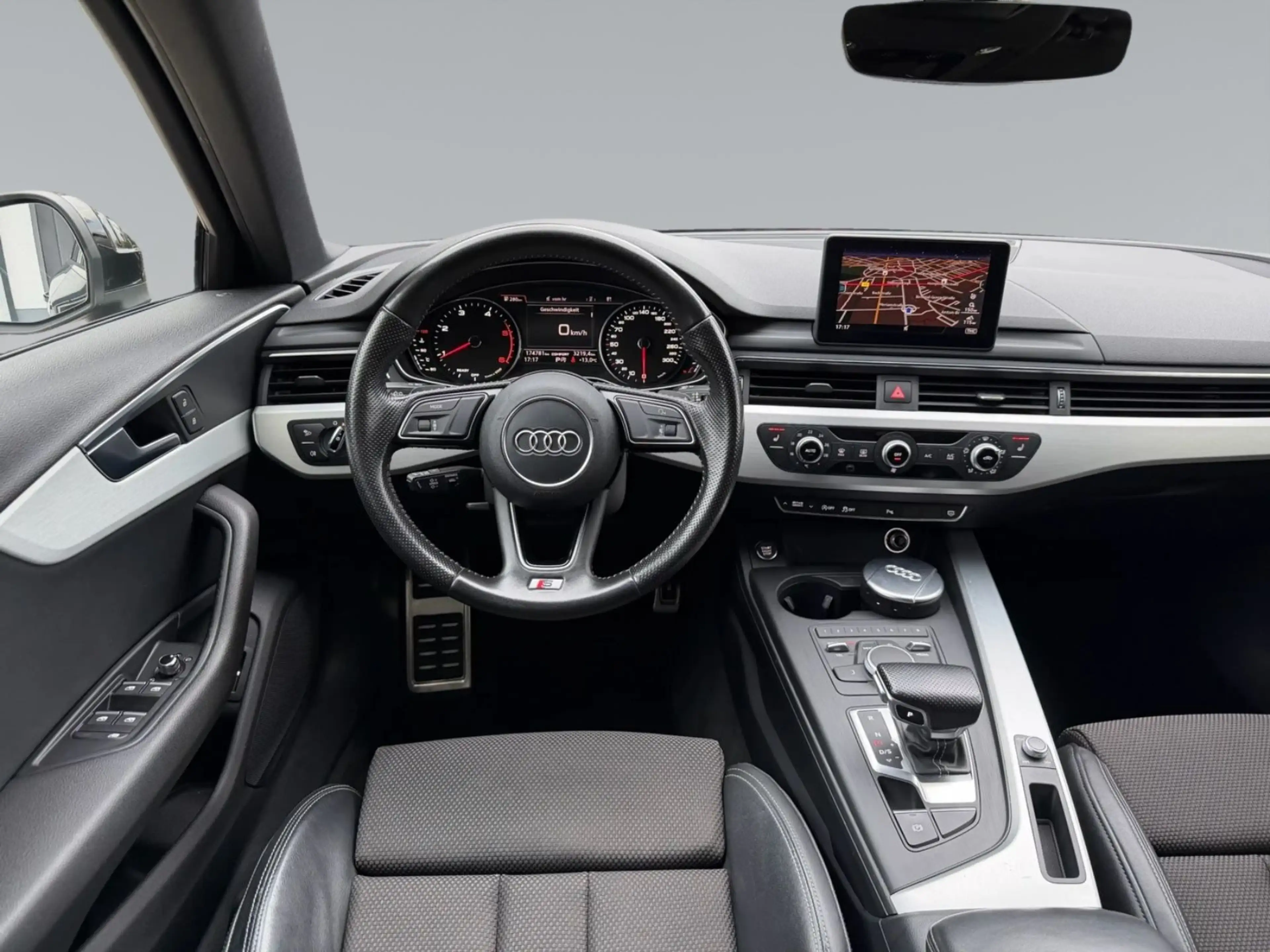 Audi A4 Avant sport S line — photo 12