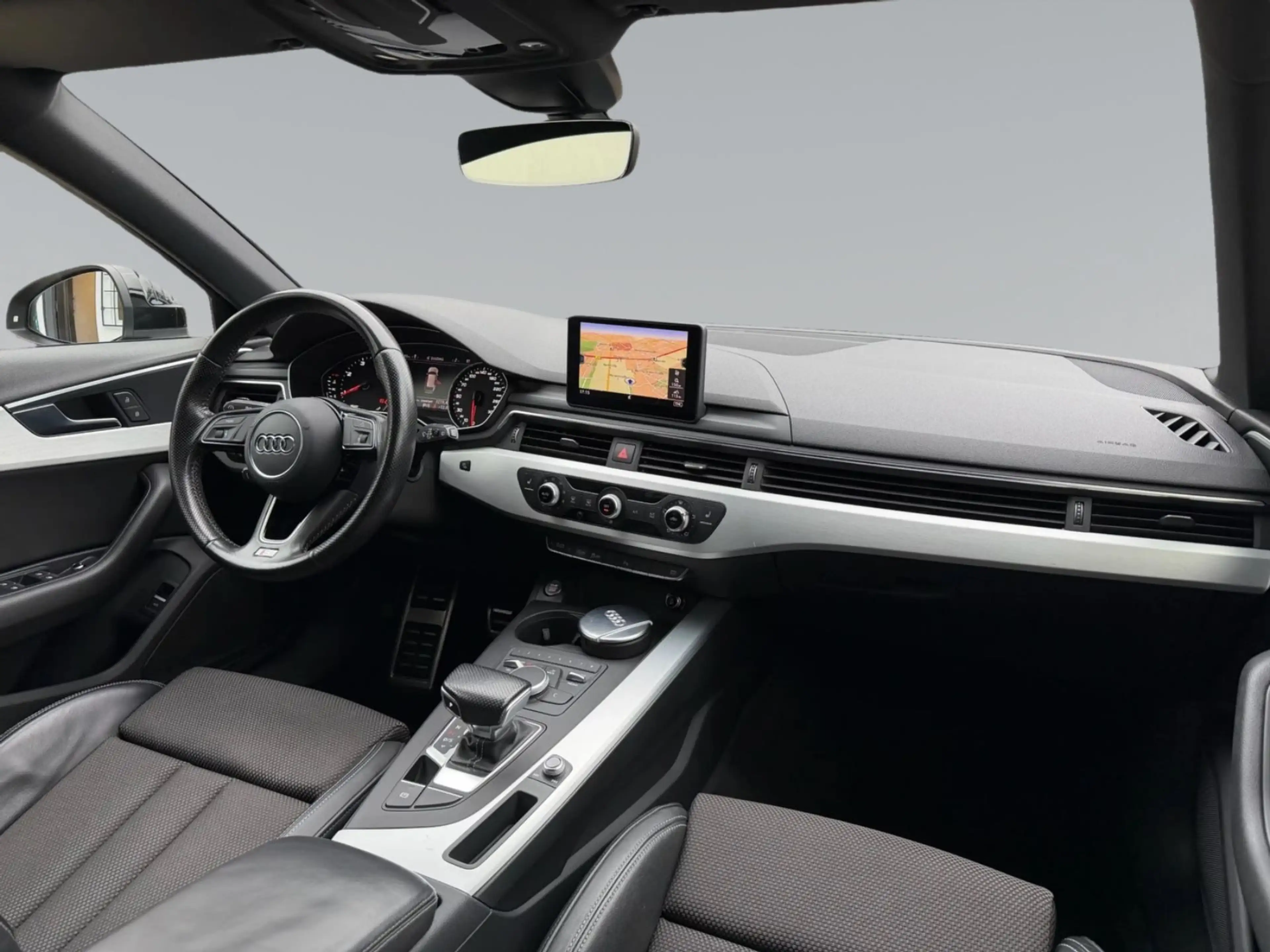 Audi A4 Avant sport S line — photo 15