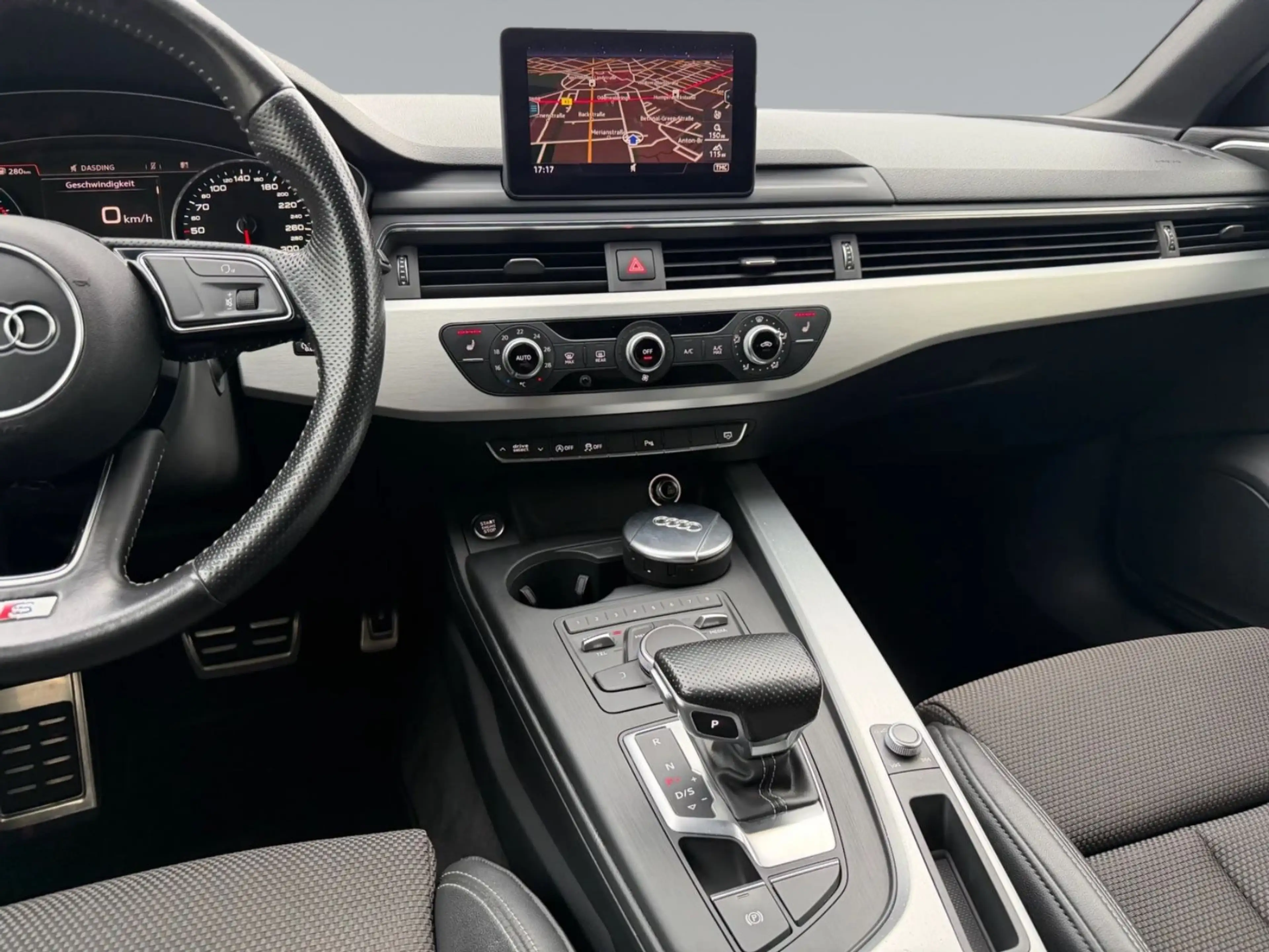 Audi A4 Avant sport S line — photo 14
