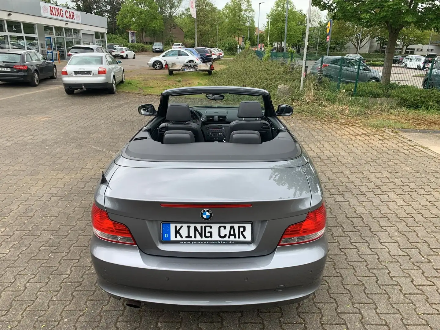 BMW 118 i Cabrio*SPORT PAKET**VOLL LEDER*PDC*EURO 5** Grau - 2