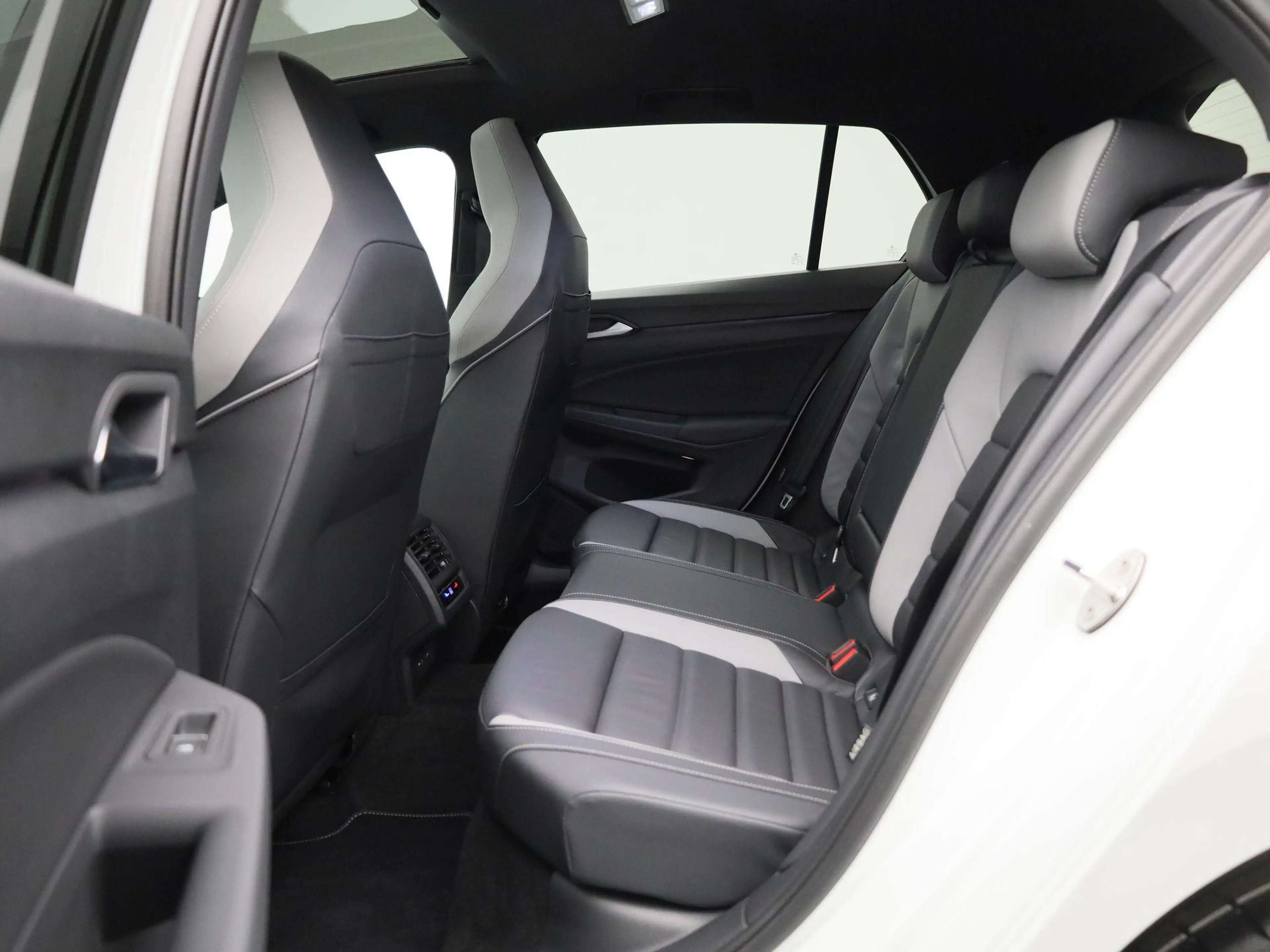 Volkswagen Golf GTE 1.5 eHybrid 272 PK SoH 100% | Automaat | Plug-In | — photo 12