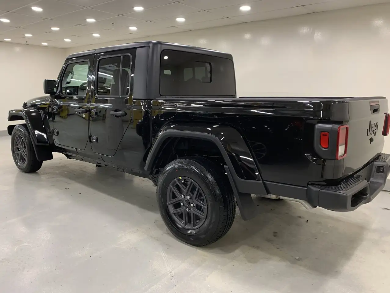 Jeep Gladiator снимка Jeep Gladiator