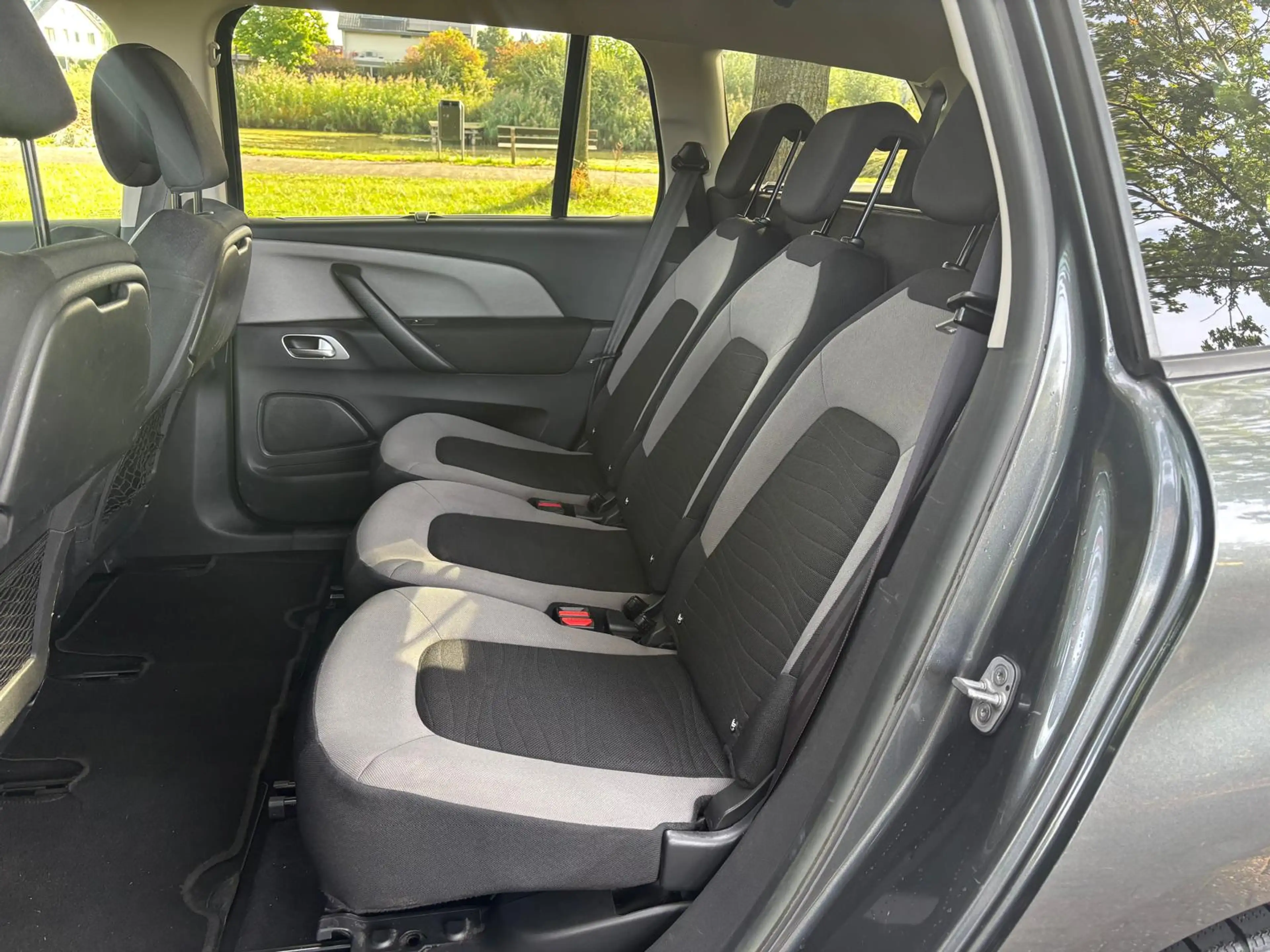 Citroen Grand C4 Picasso 1.6 e-THP Business — photo 10