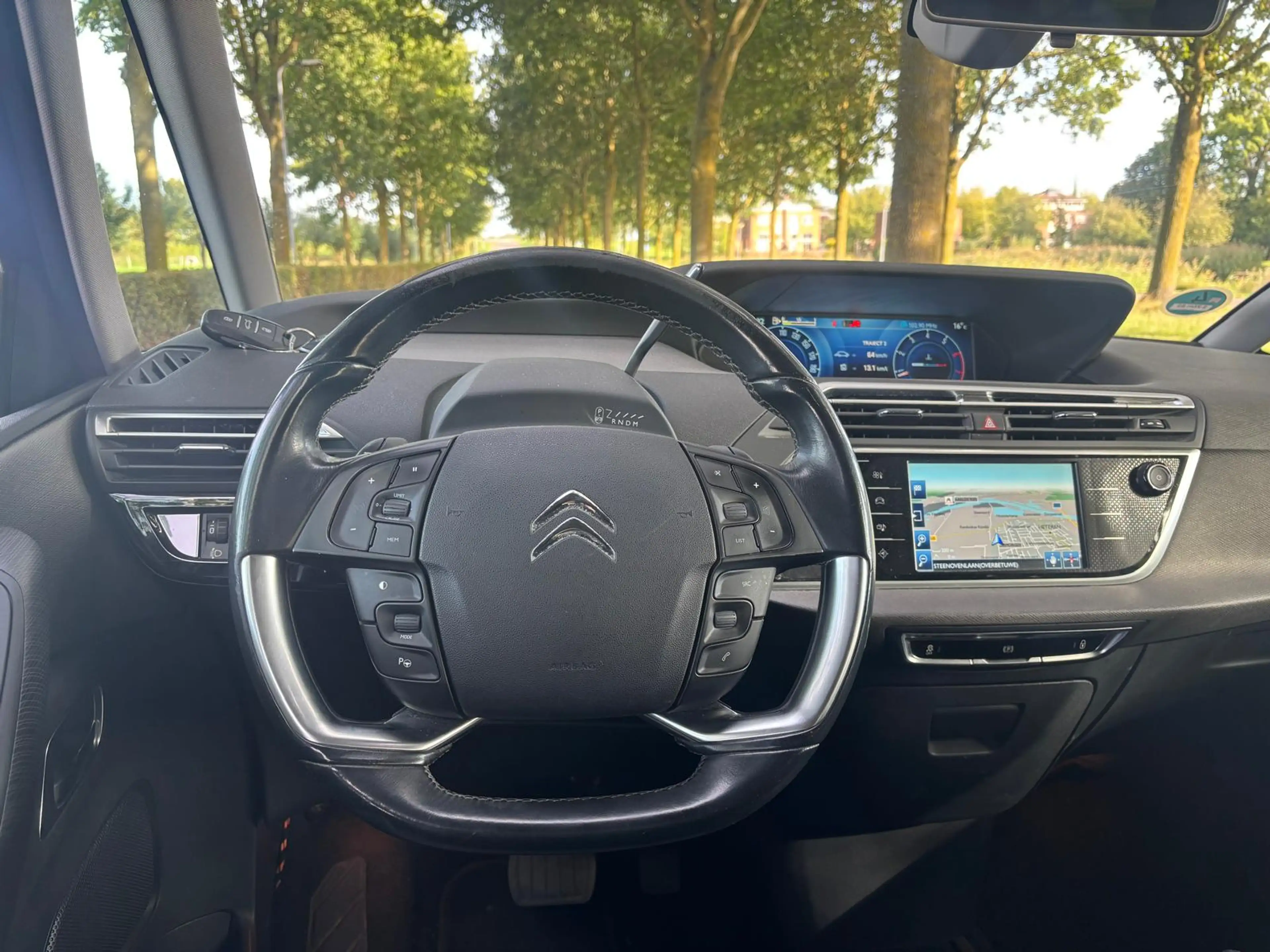 Citroen Grand C4 Picasso 1.6 e-THP Business — photo 12