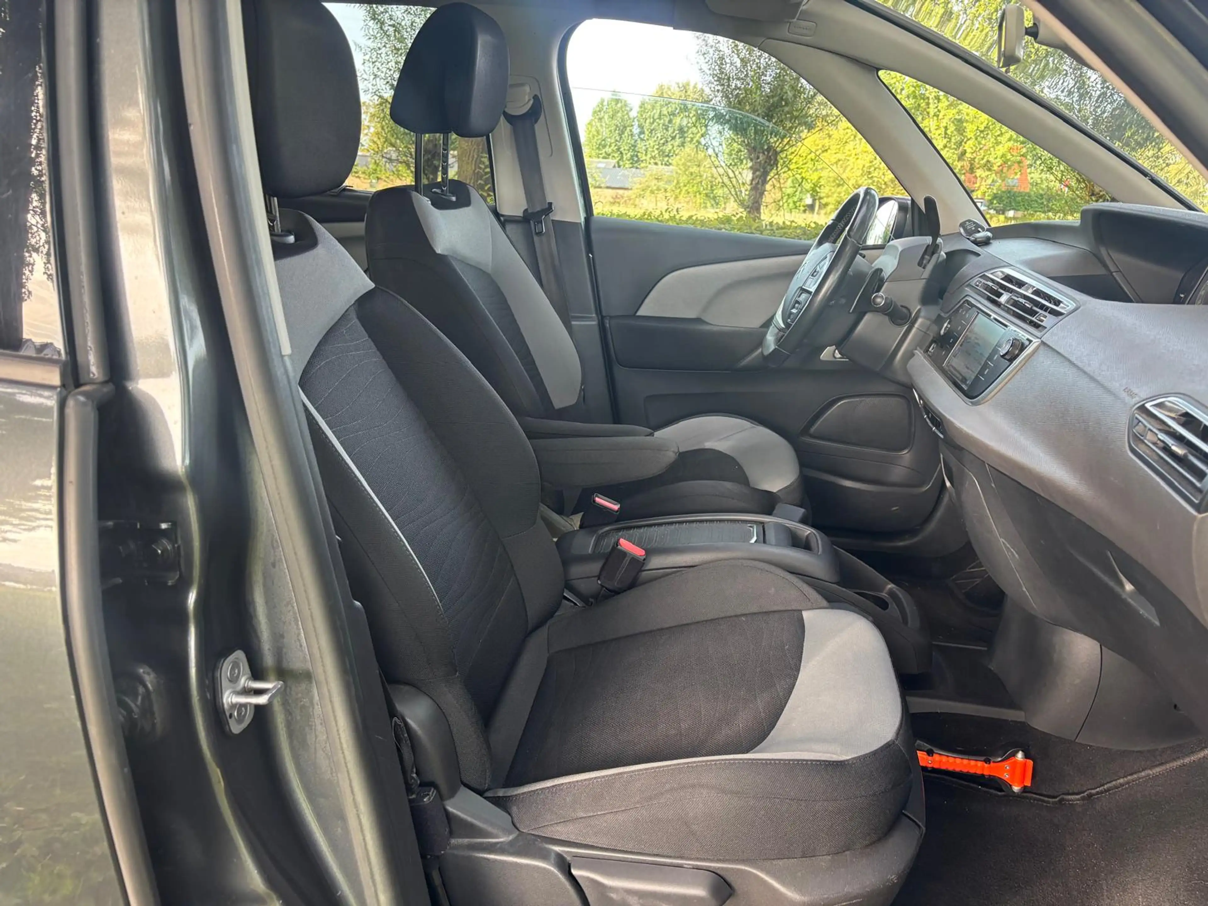 Citroen Grand C4 Picasso 1.6 e-THP Business — photo 9