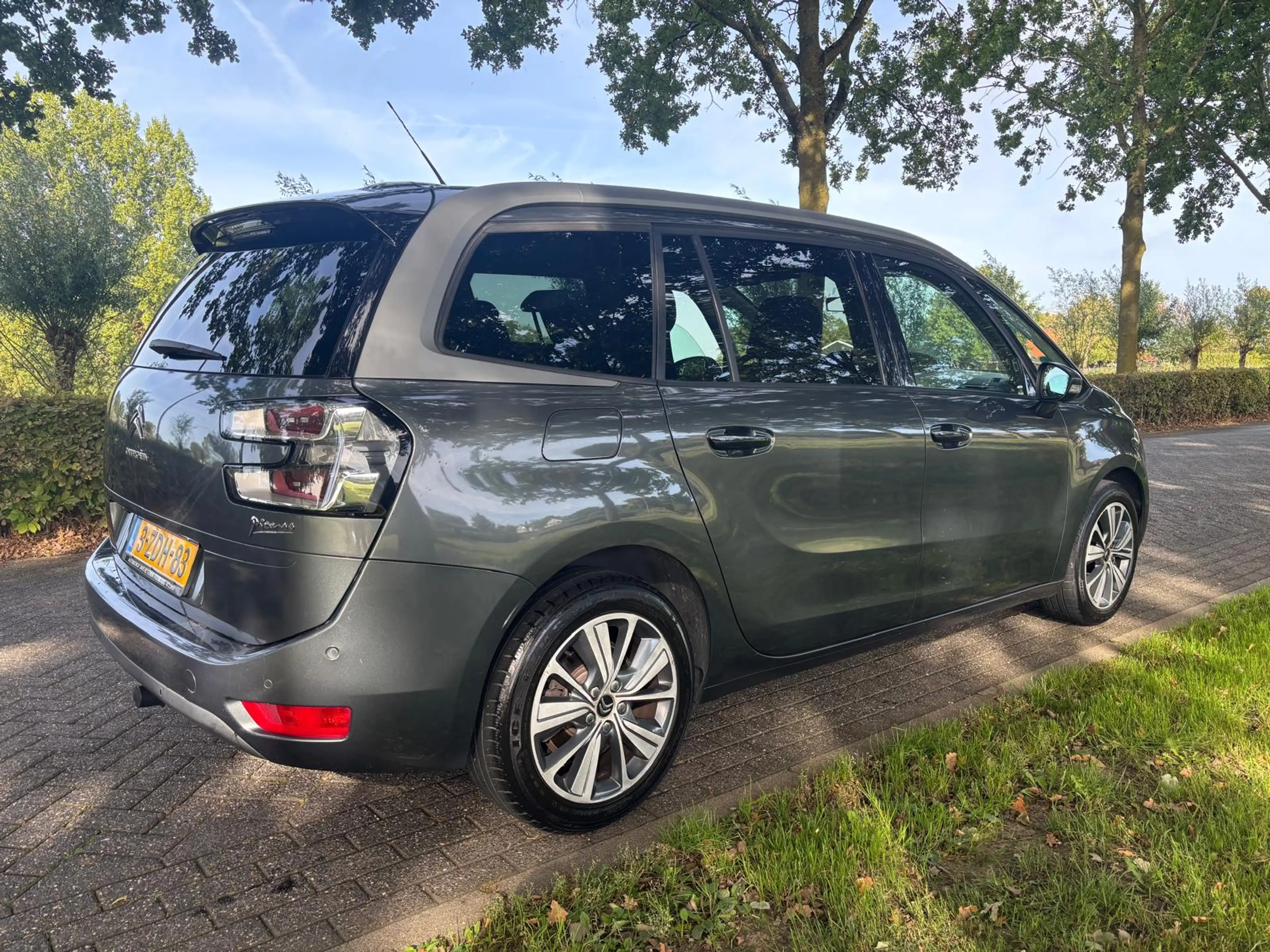 Citroen Grand C4 Picasso 1.6 e-THP Business — photo 4