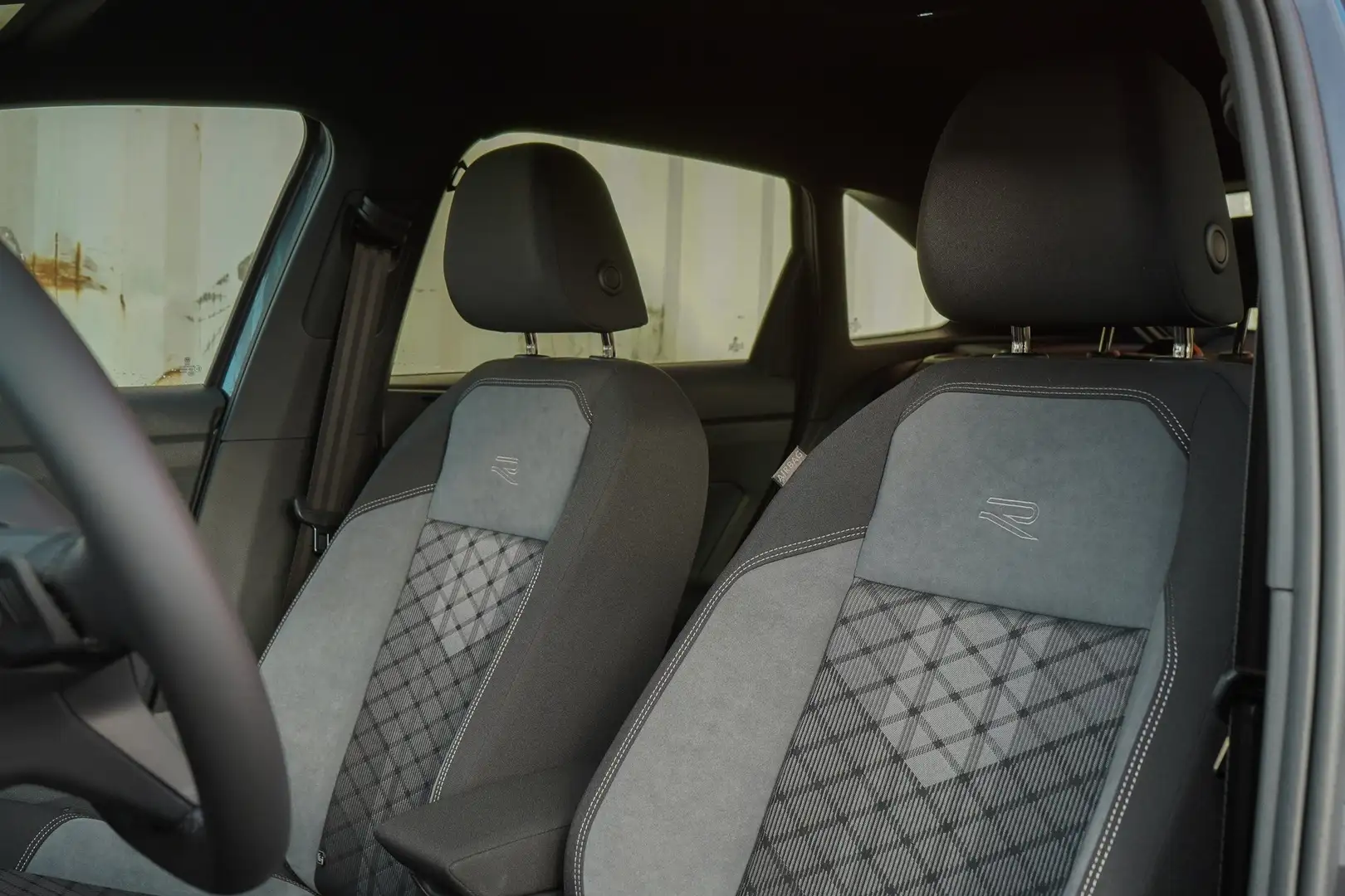 Volkswagen Taigo R-line | IQ Light | Assistance pack | 4Y garantie Gri - 2
