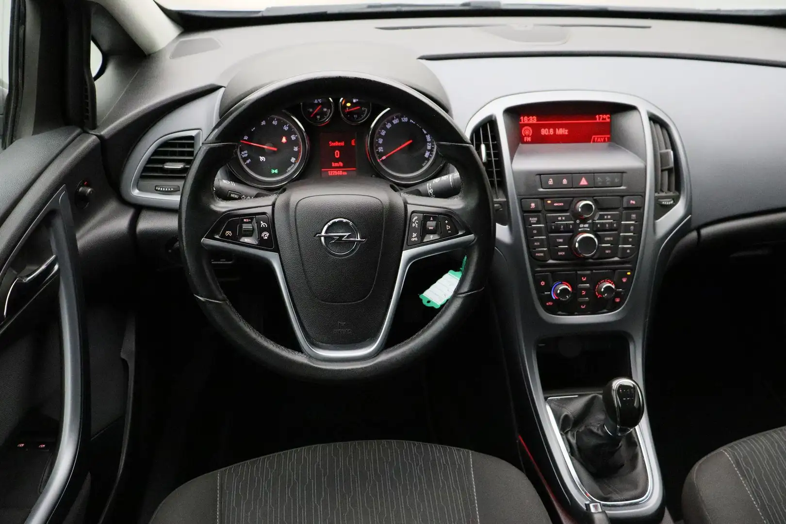 Opel Astra GTC 1.4 Turbo Design Edition 2012 | Airco | Parkee Wit - 2