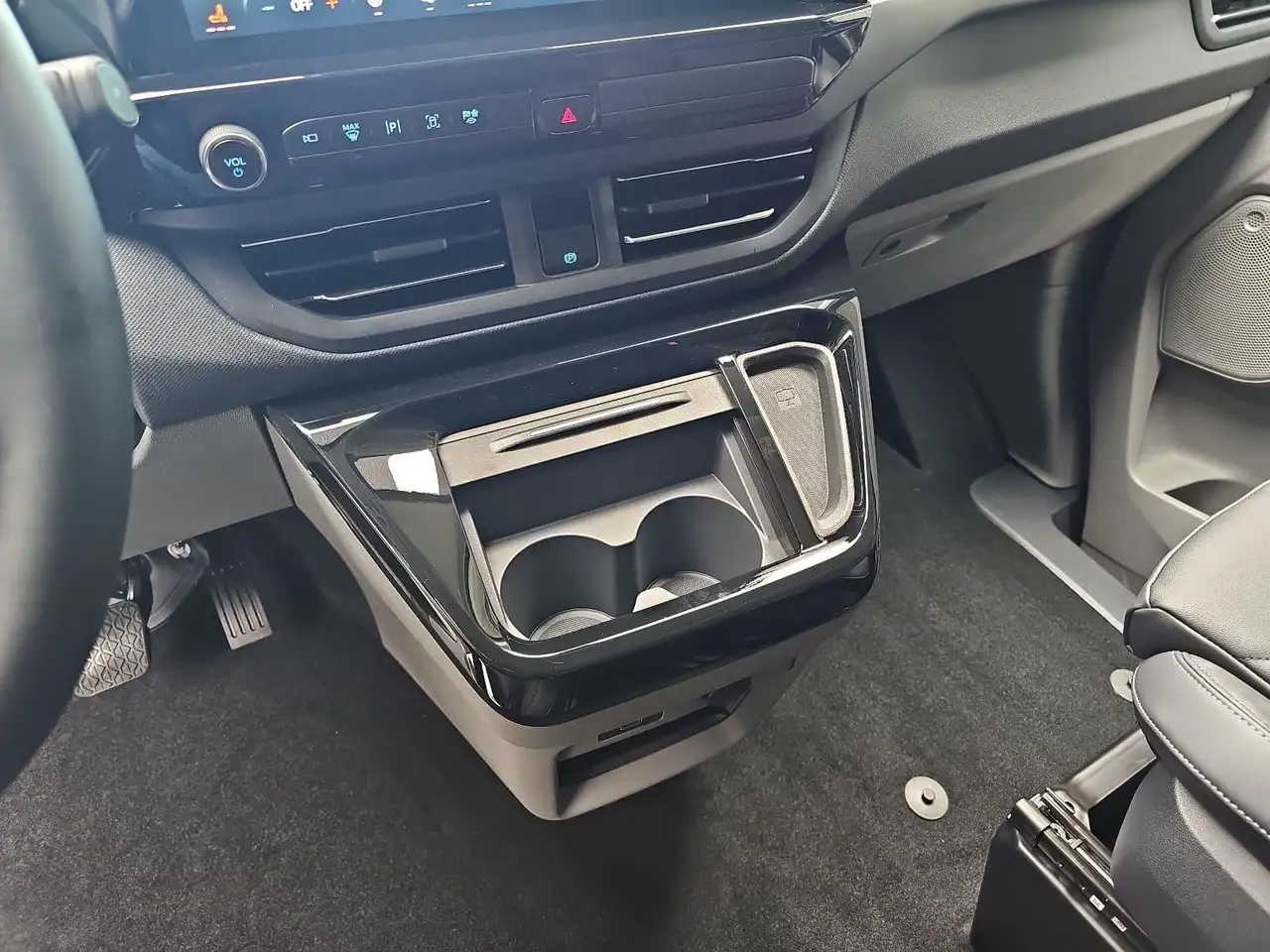 Ford Tourneo Custom TOURNEO CUSTOM 2.0 ECOBLUE AUTO. L1 TITANIUM X NAV 13