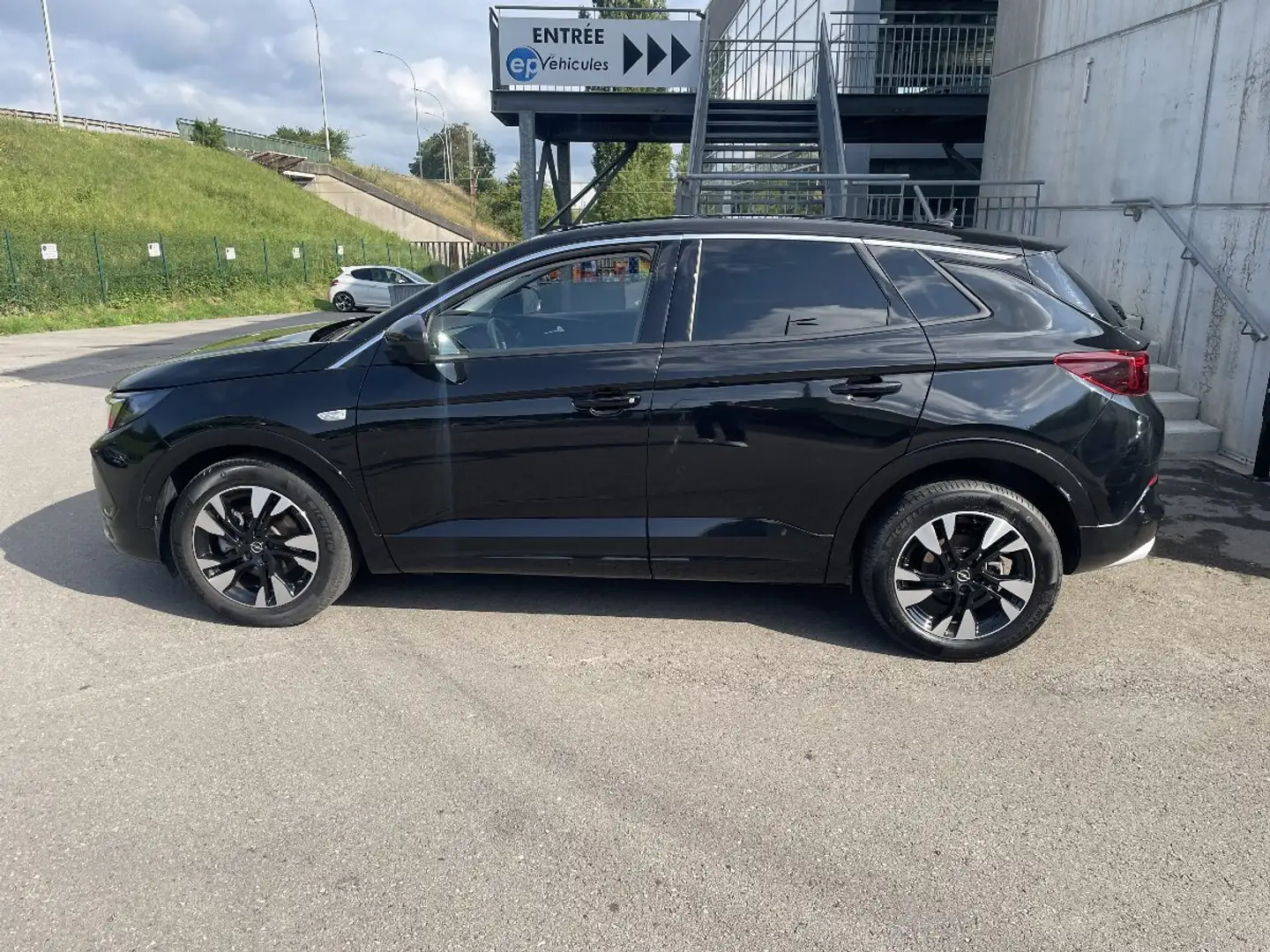Opel Grandland Grandland 1.2 DI Business Elegance Noir - 2