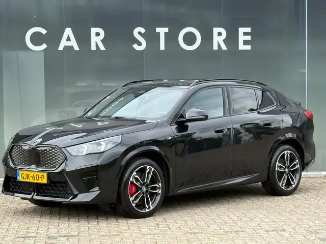 BMW iX2 EDrive20 67 kWh 100% SOH M-Sport Vol uitgevoerd
