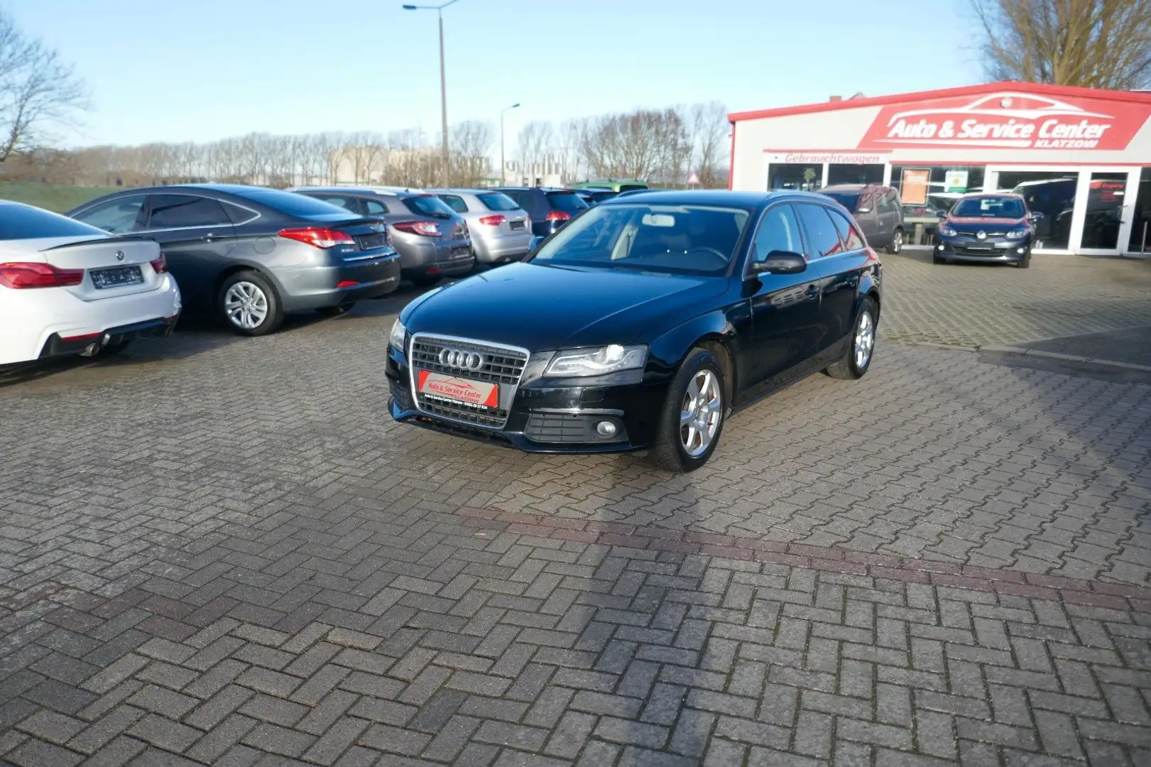 Audi A4 1.8 TFSI 88kW Avant  BI-XENON Schwarz - 1