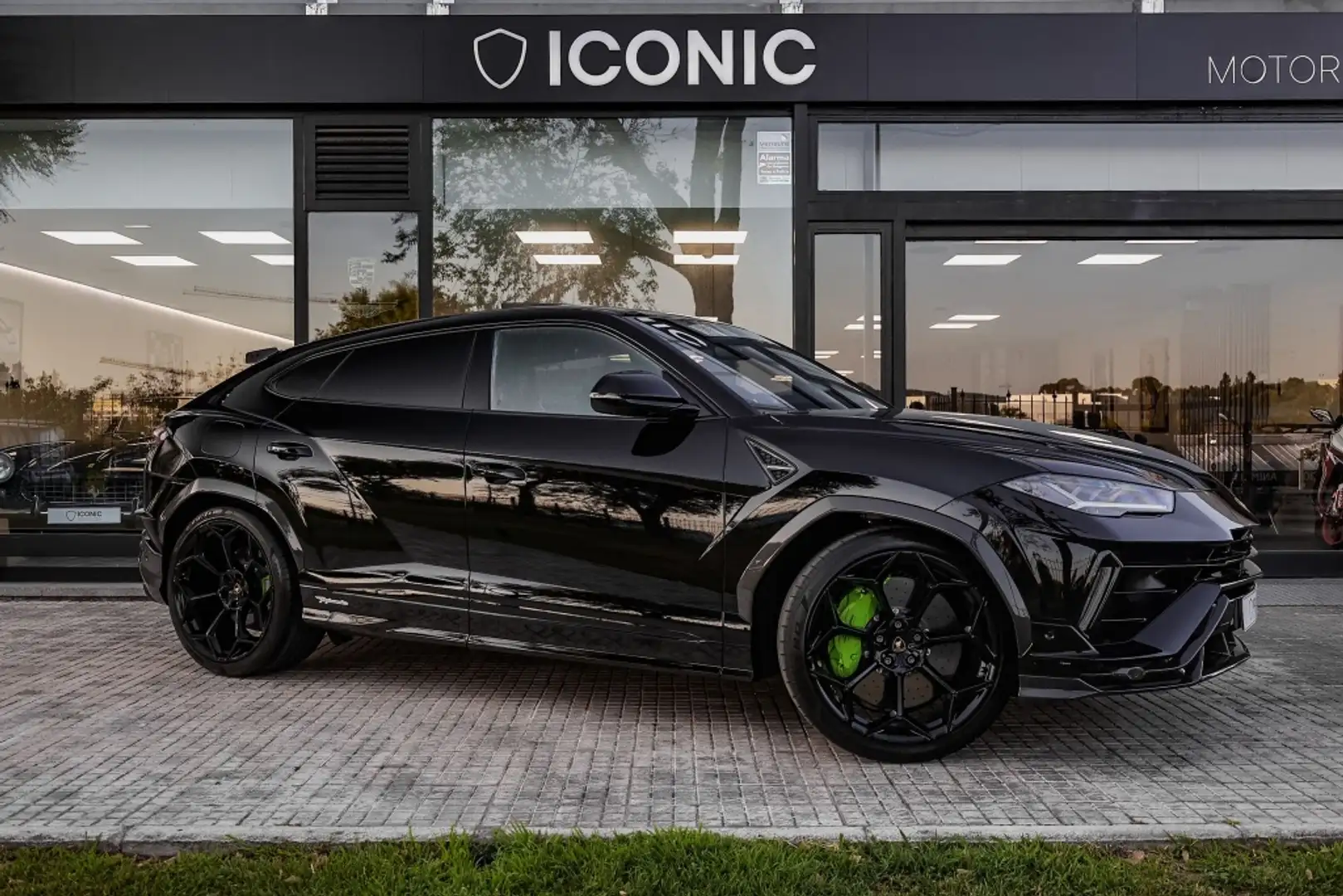 Lamborghini Urus Performante Negro - 1