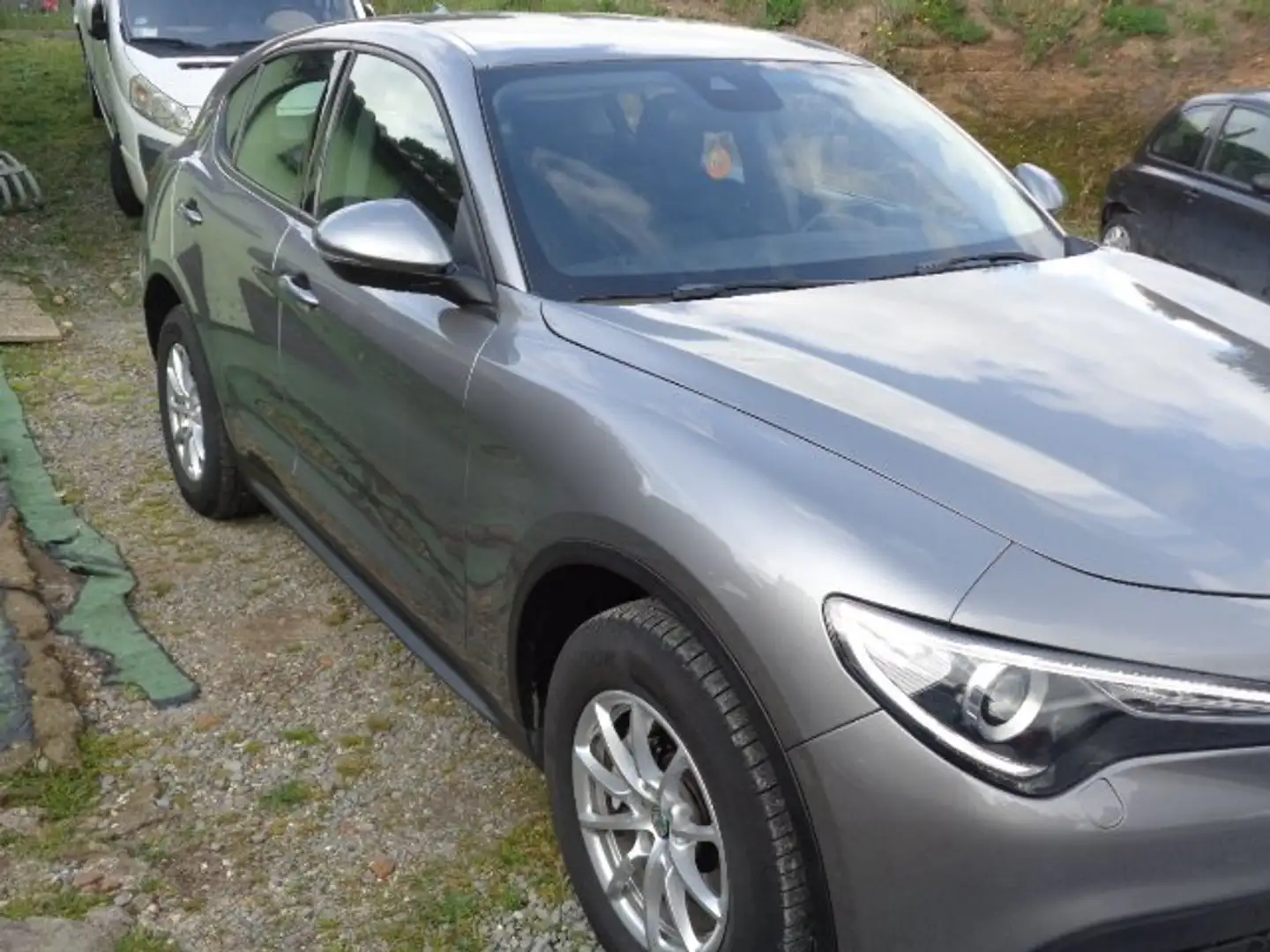Alfa Romeo Stelvio Stelvio 2.2 t Business Q4 180cv auto GARANZIA Gris - 2