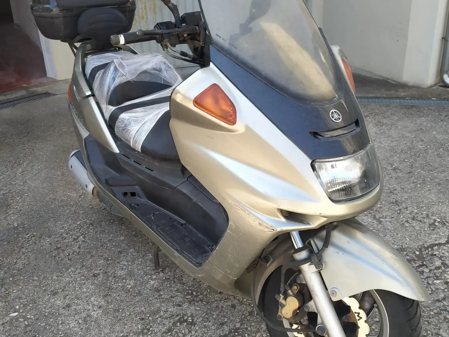 Yamaha Majesty 250 Da revisionare, cambiare gomme, batteria, sedili. Argento - 2
