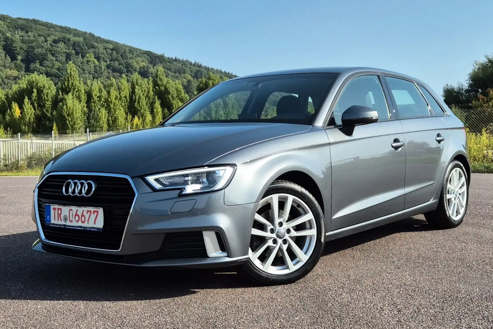 Audi A3 Sportback 35 TFSI sport, Navi, Bi-Xenon. Grau - 1