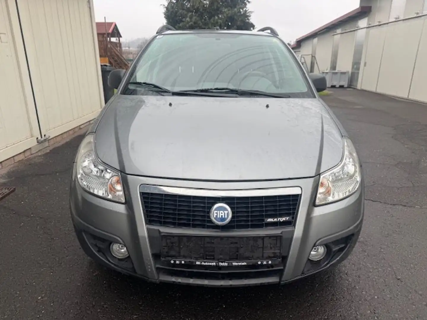 Fiat Sedici 1.9 Multijet 4X4 -mit Pickerl -Schaden hint Gris - 2