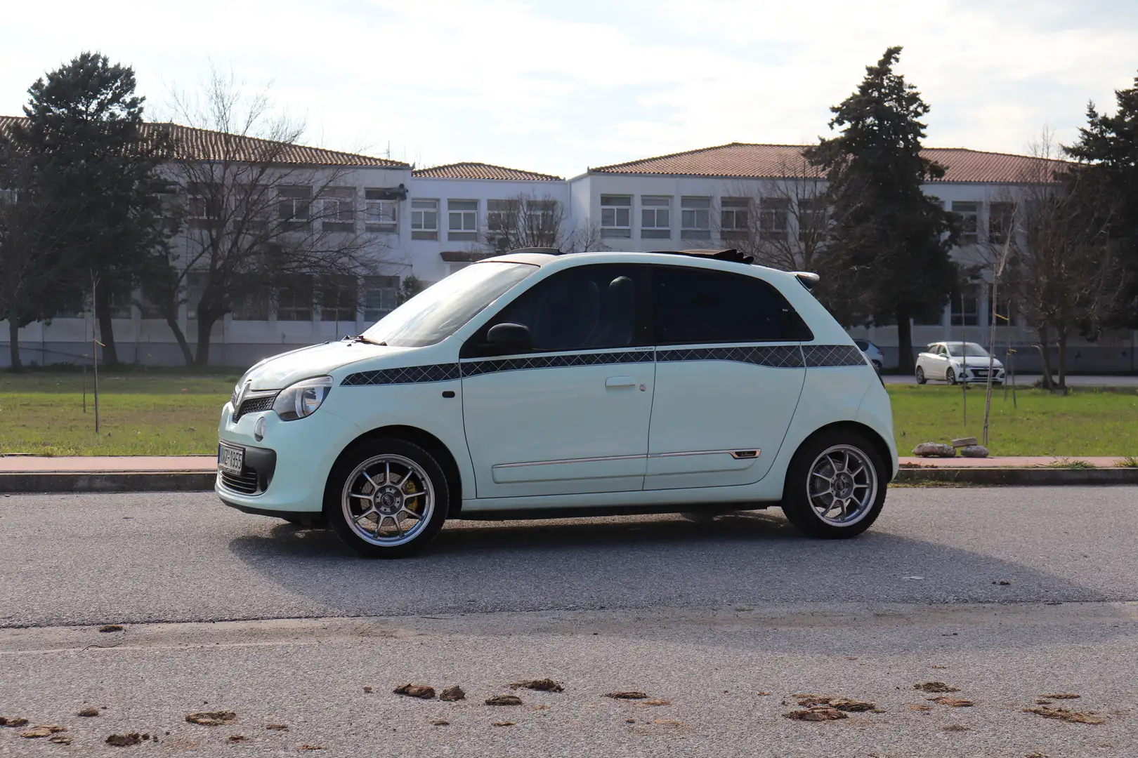 Renault Twingo TCe 0.9 140HP La Parisienne - 2