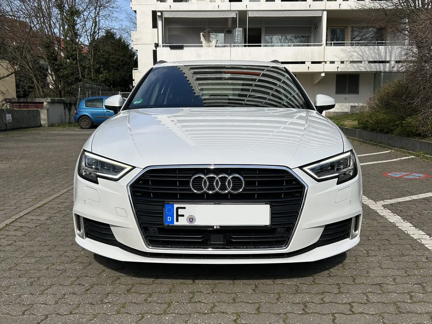 Audi A3 A3 30 TFSI Limousine S tronic sport Weiß - 2