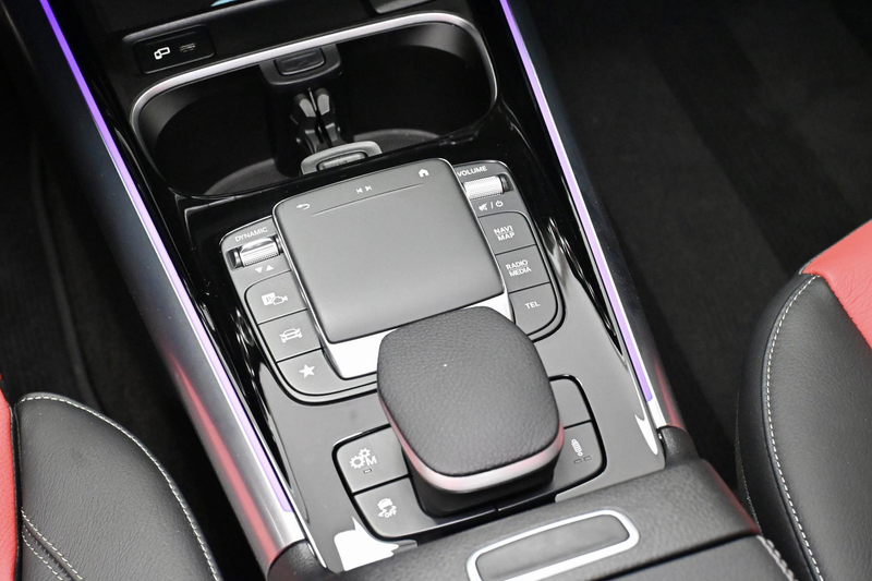 Mercedes-Benz GLA 35 AMG AMG GLA 35 4Matic*Head-Up-Display+Panoramadach* — photo 15