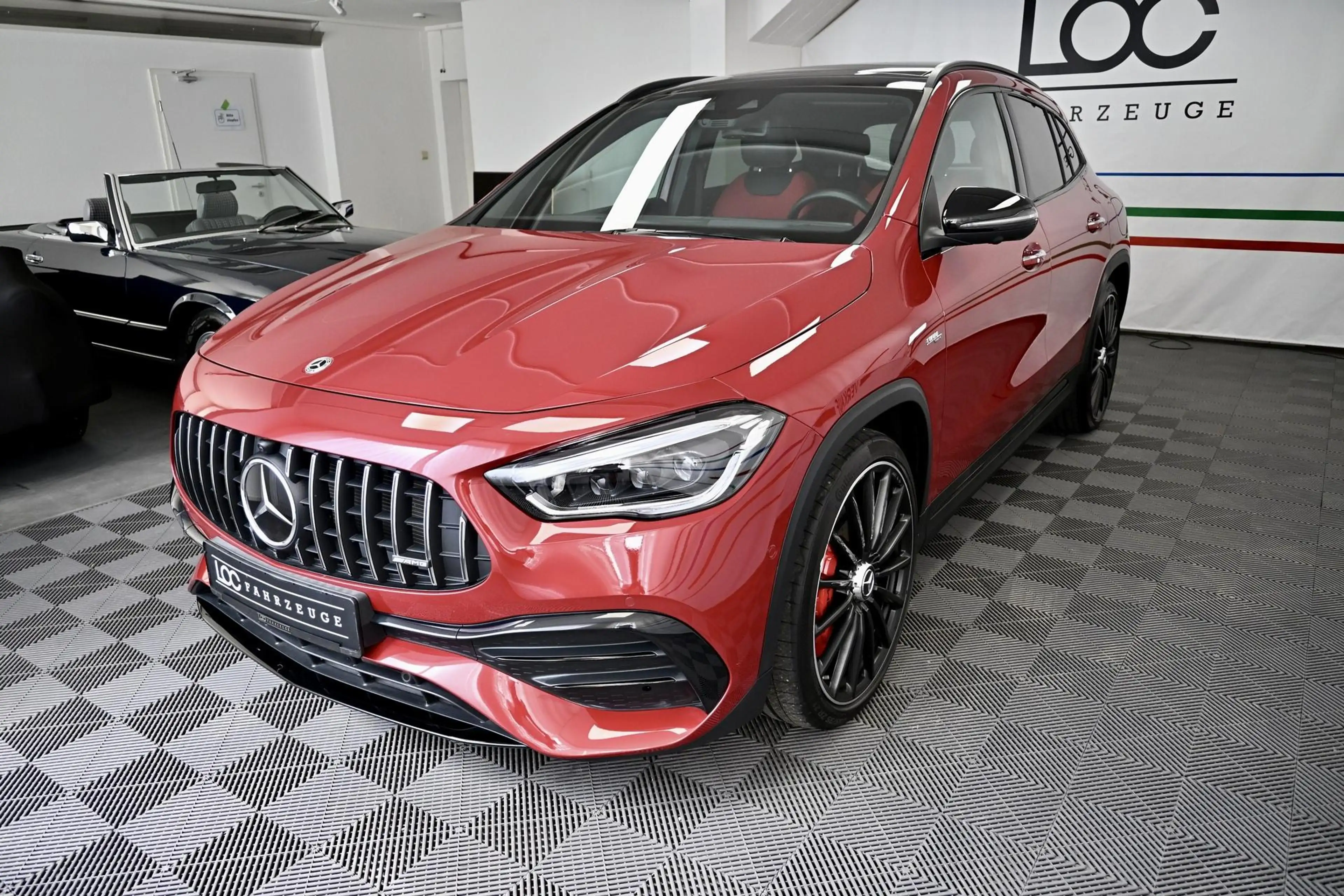 Mercedes-Benz GLA 35 AMG AMG GLA 35 4Matic*Head-Up-Display+Panoramadach* — photo 2