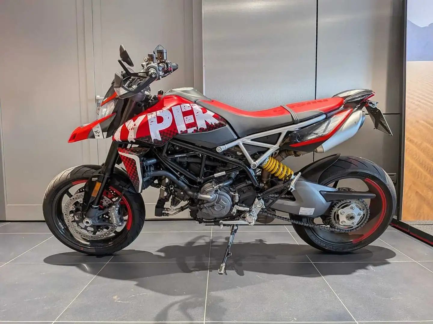 Ducati Hypermotard 950 RVE CONCEPT 2023 Rosso - 1