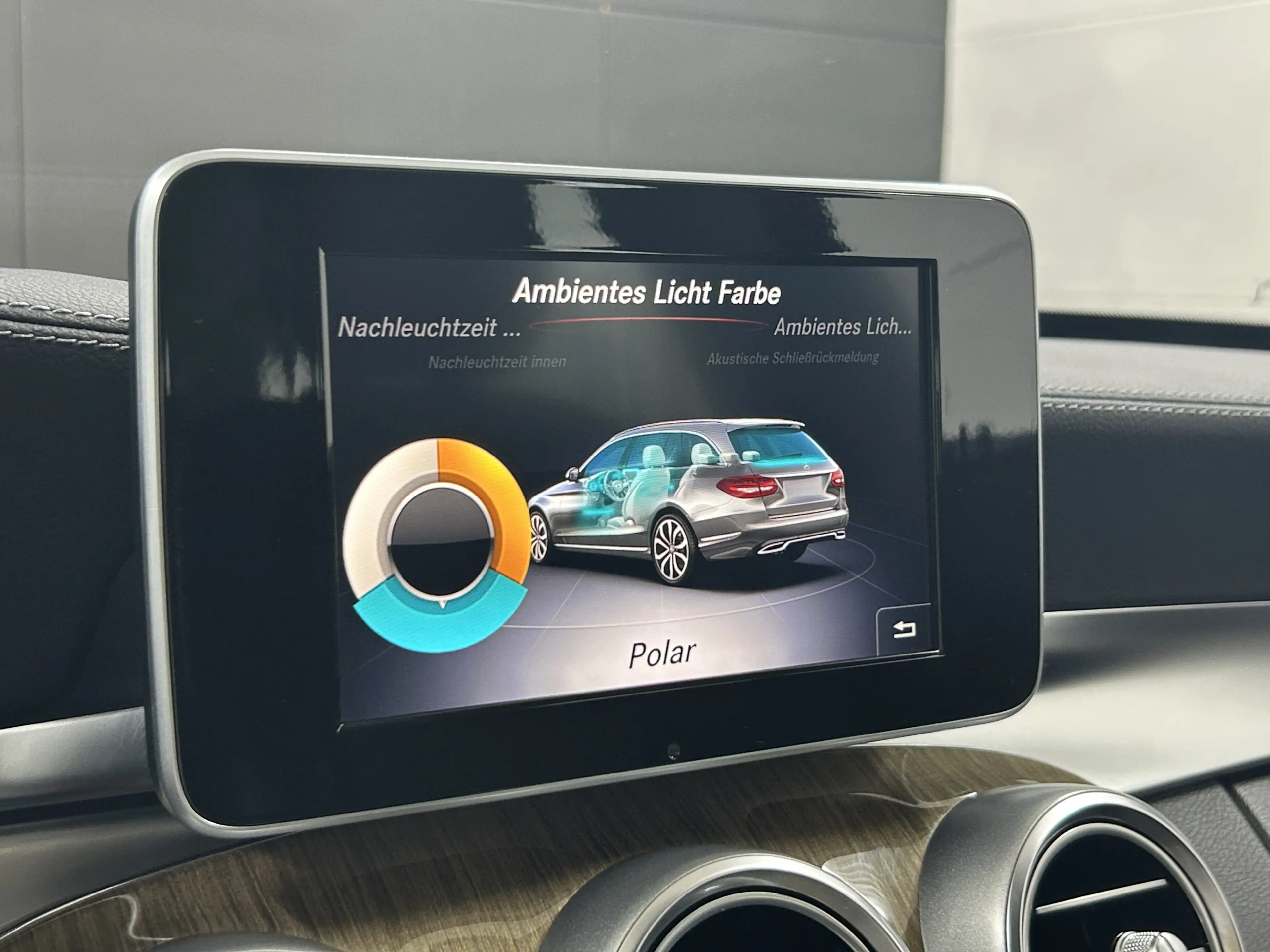 Mercedes-Benz C 200 CGI+AHK+LED+AMBI+PA+TEMP+SHZ — photo 14