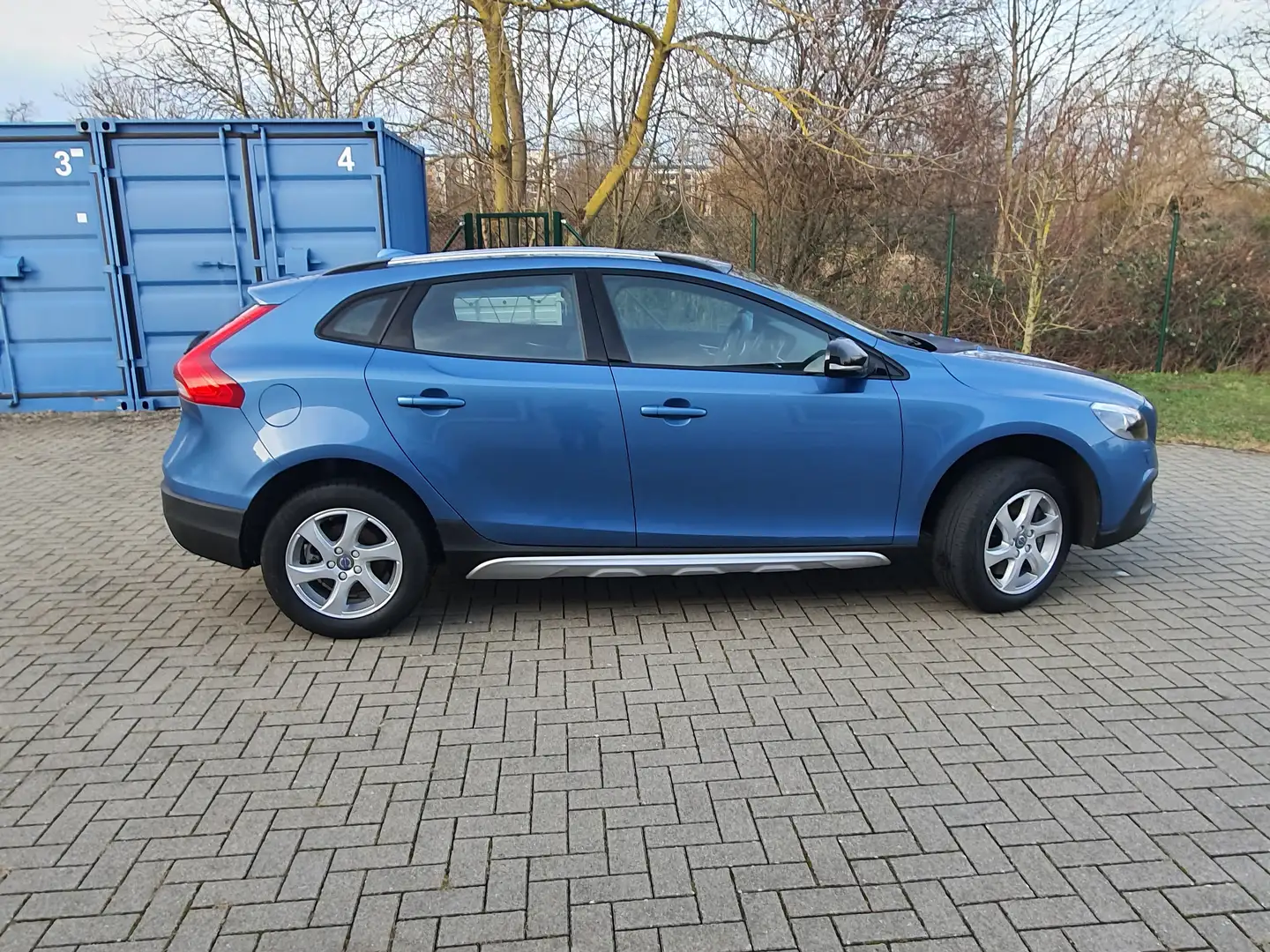 Volvo V40 Cross Country V40 Cross Country D2 Geartronic Linje You! Blauw - 1