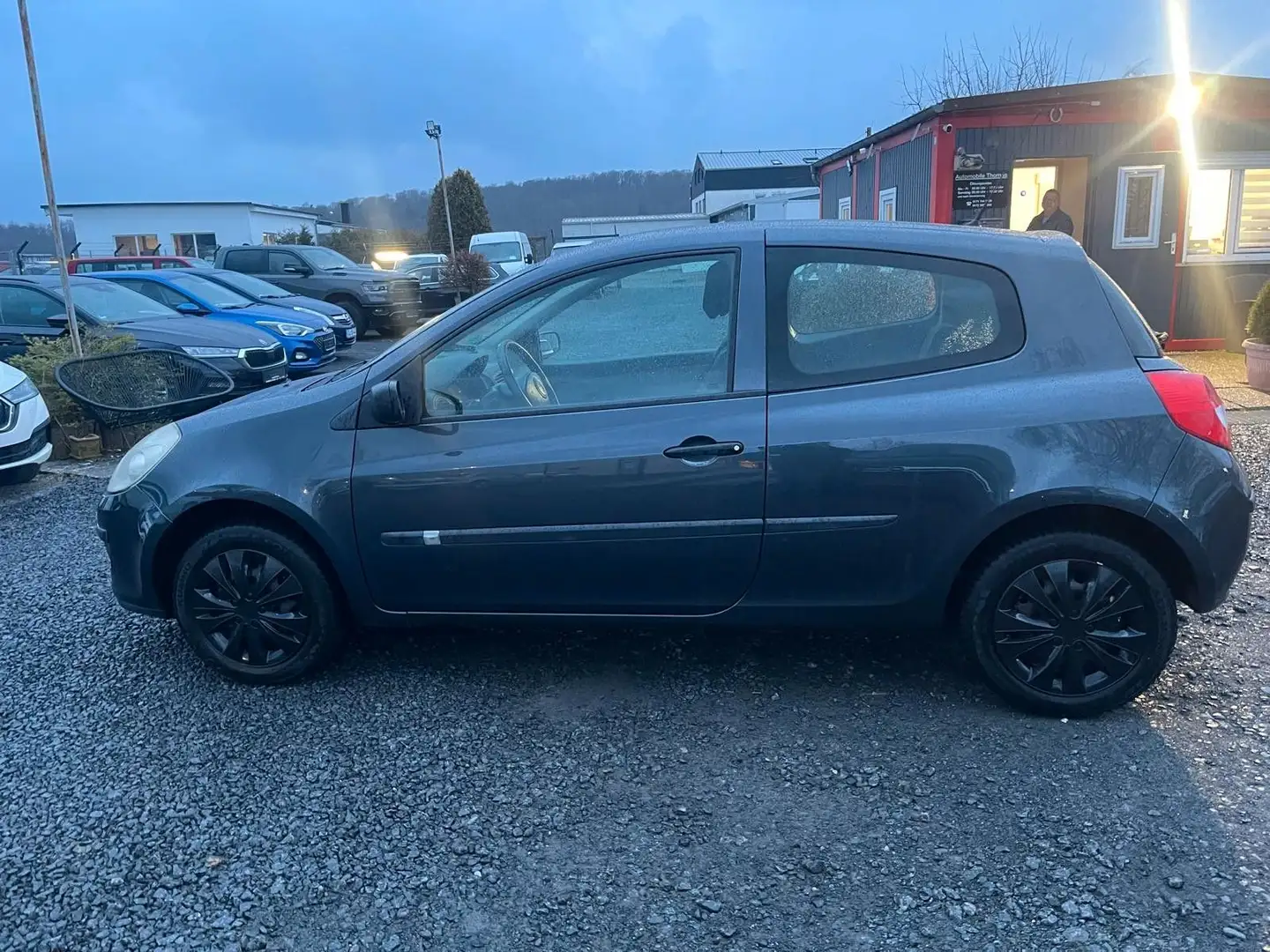 Renault Clio III Authentique TÜV UND AU NEU Grau - 1