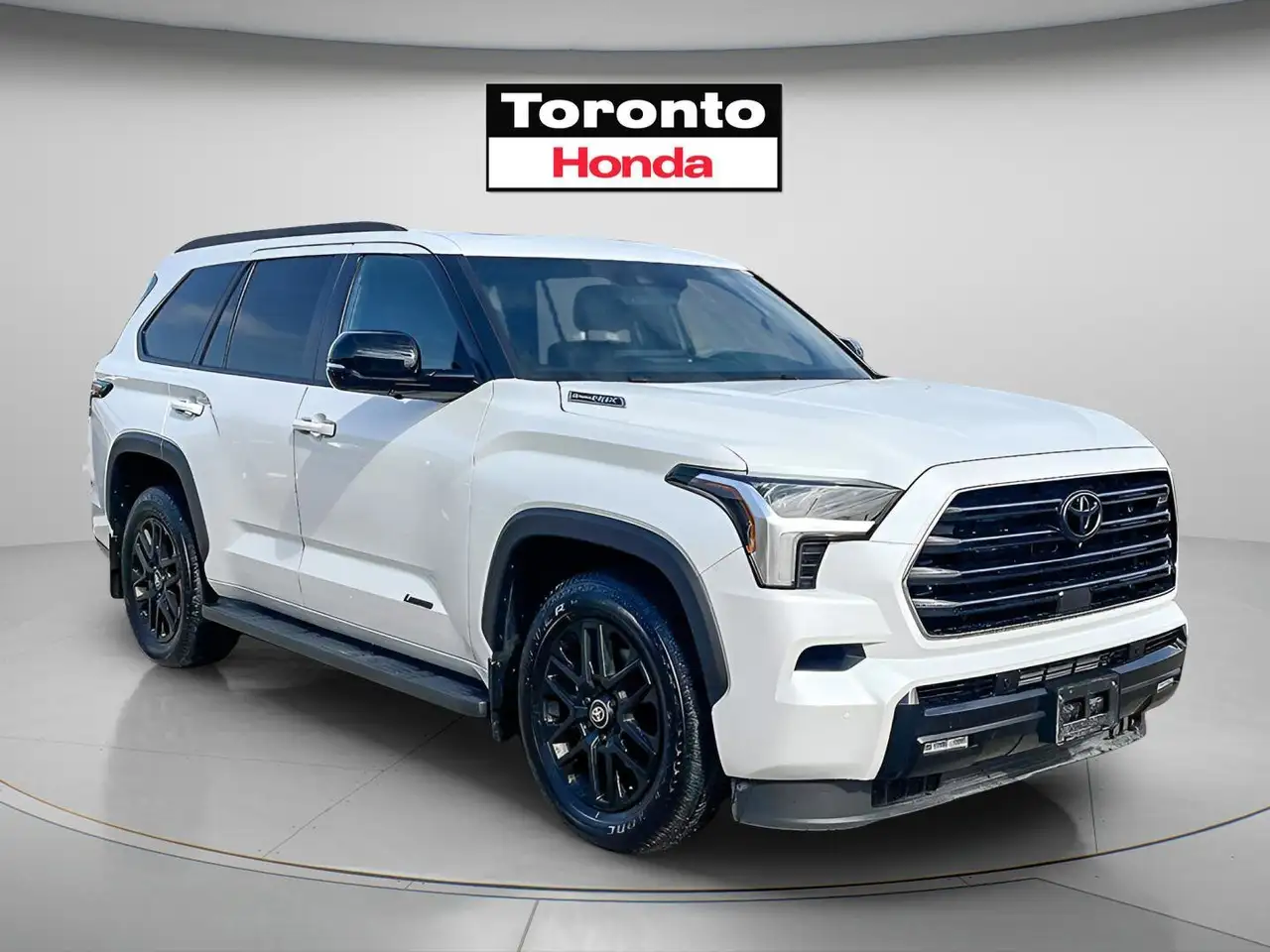 Toyota Sequoia снимка Toyota Sequoia