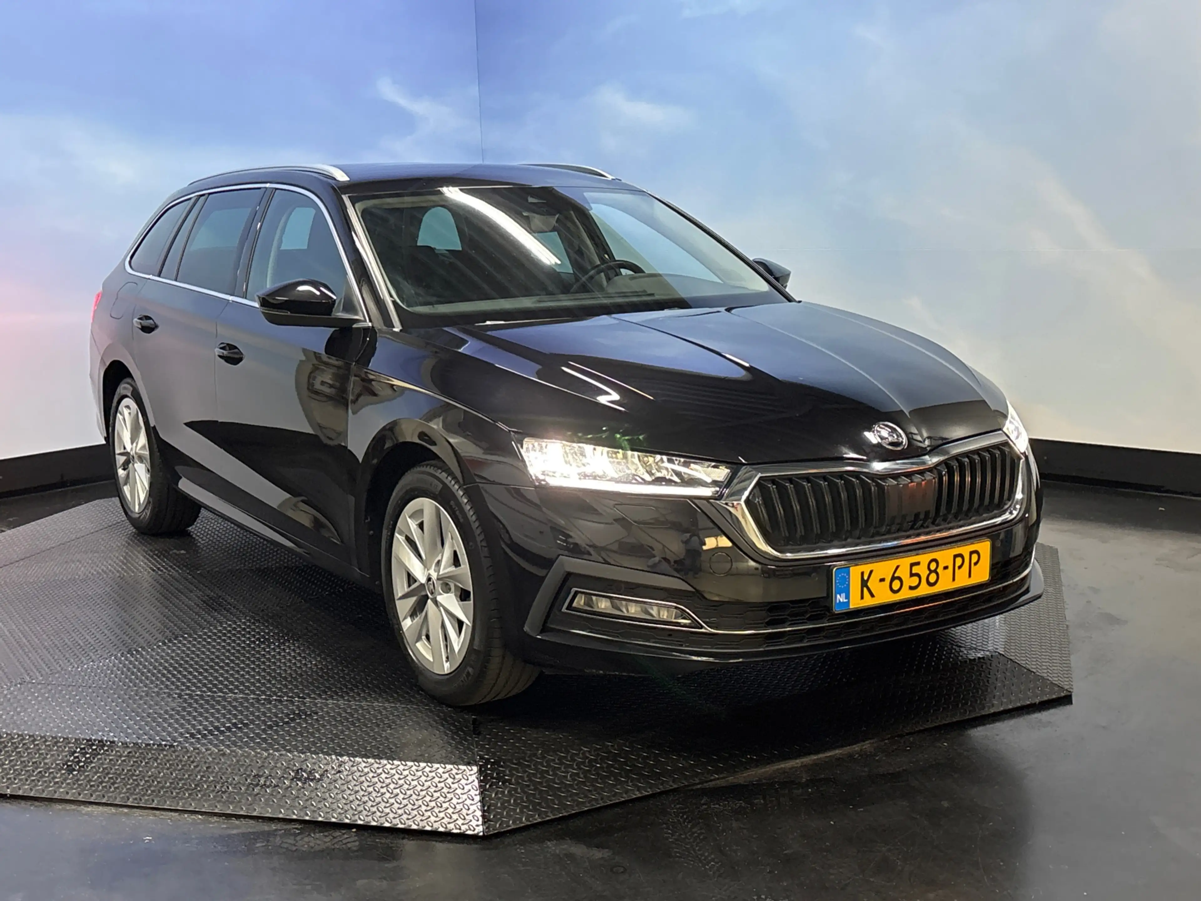 Skoda Octavia Combi 1.0 e-TSI Business Edition Plus Automaat | N — photo 14