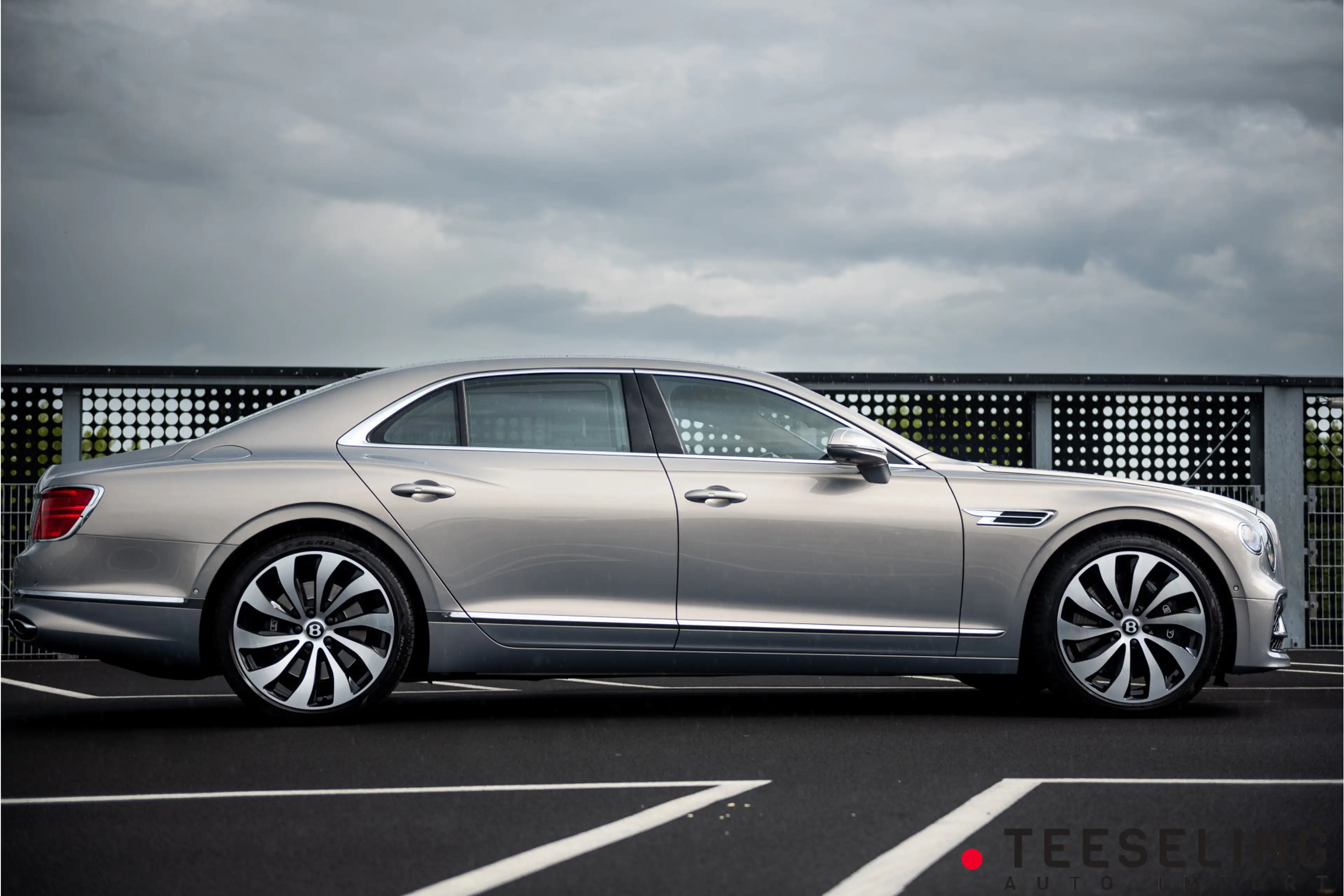 Bentley Flying Spur 4.0 V8 | Extreme Silver | Massage — photo 5