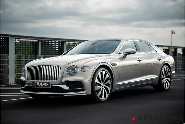 Bentley Flying Spur 4.0 V8 | Extreme Silver | Massage