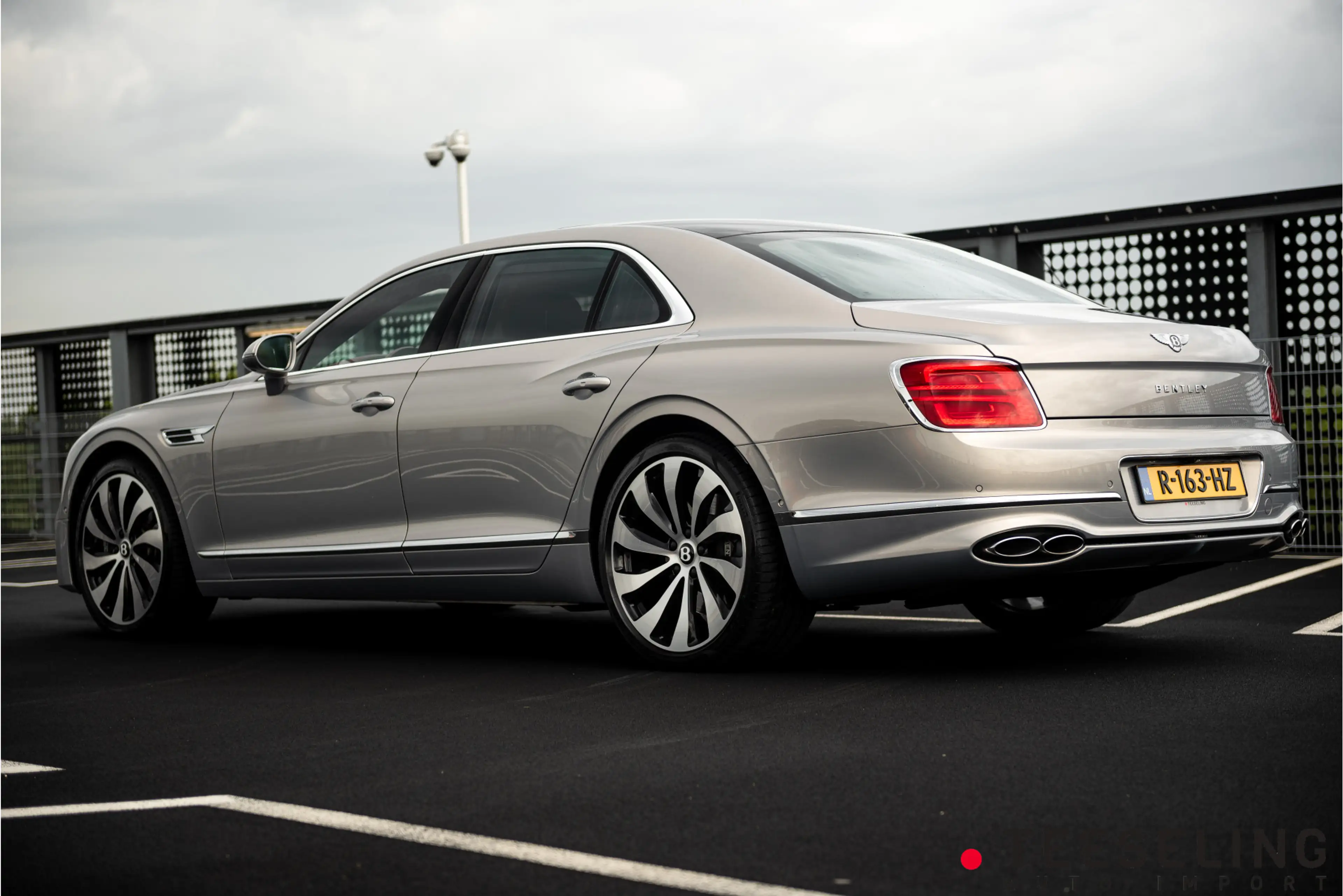Bentley Flying Spur 4.0 V8 | Extreme Silver | Massage — photo 8