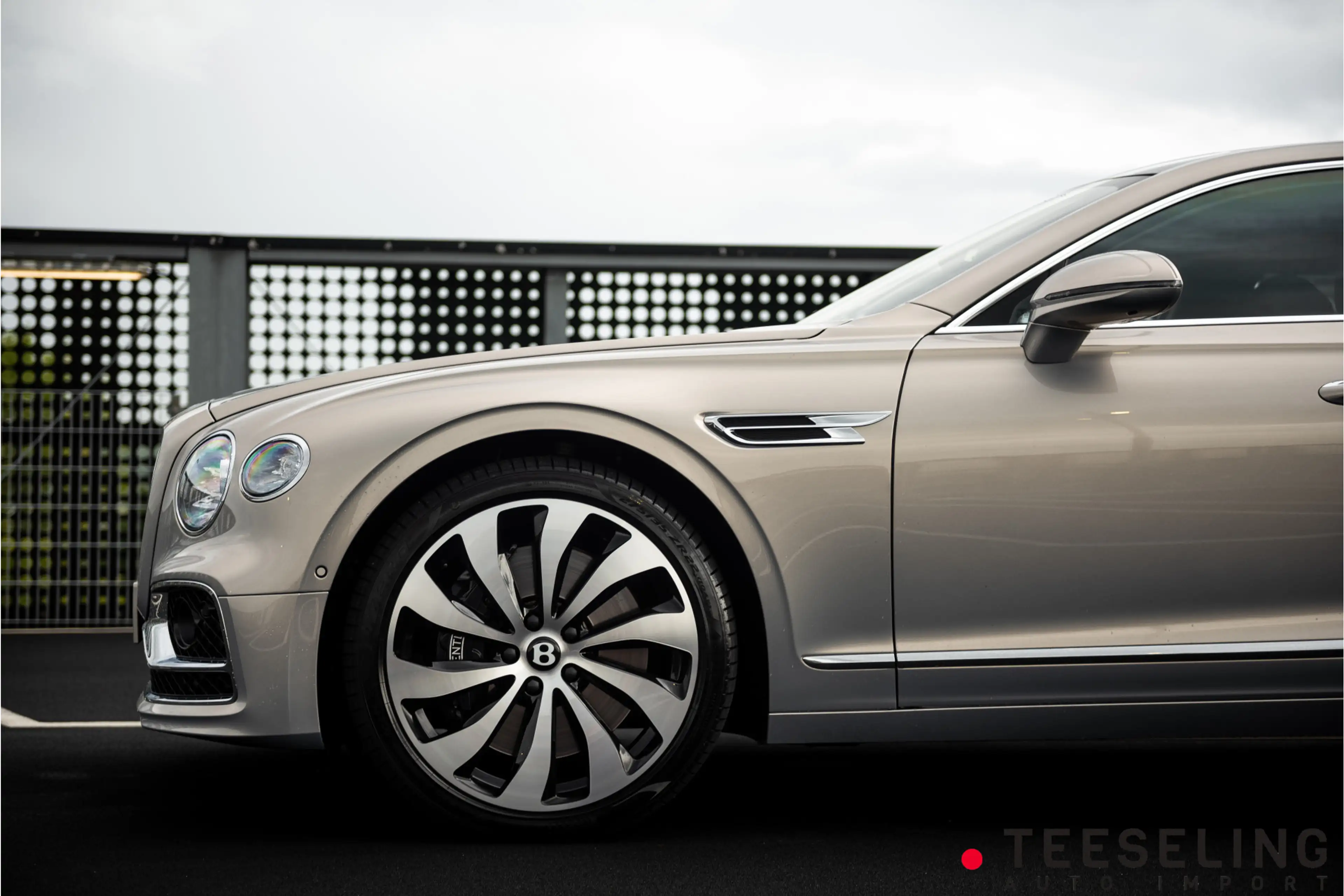 Bentley Flying Spur 4.0 V8 | Extreme Silver | Massage — photo 7