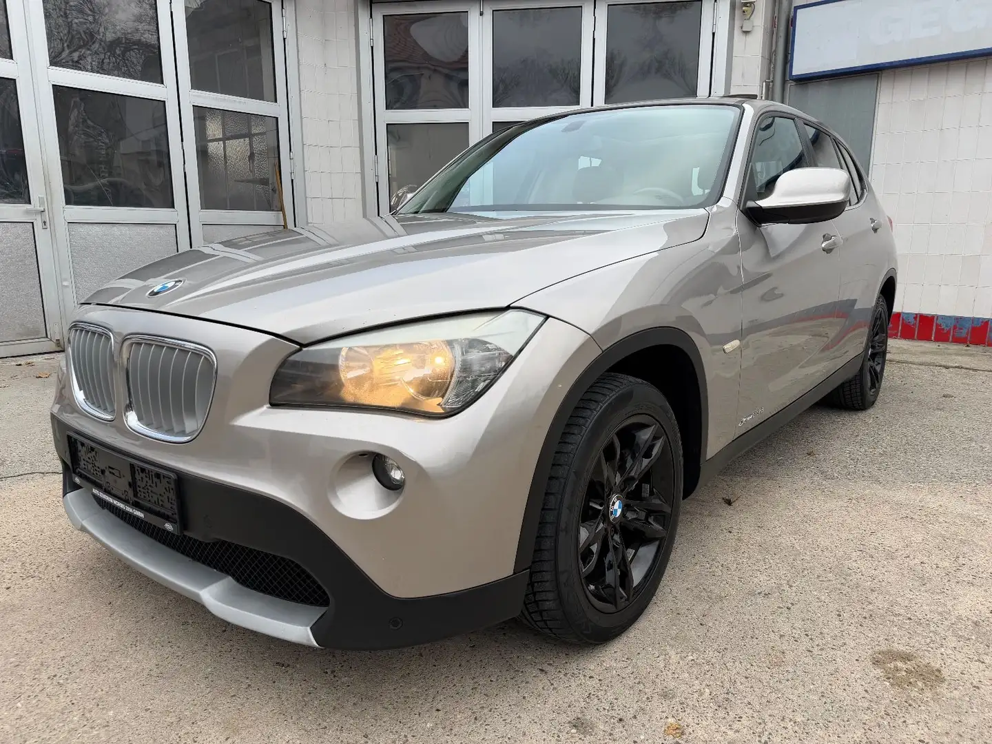 BMW X1 23 d xDrive *2.Hand*Automatik*Leder*Pano* Silber - 2