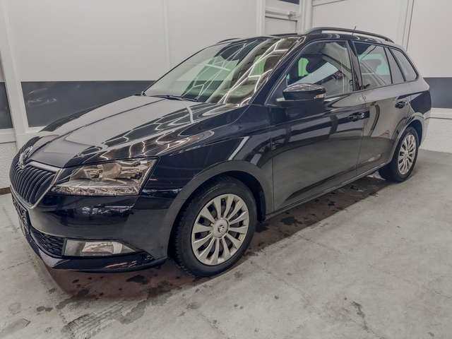 Imagine Skoda Fabia Combi AMBITION KLIMAAUTOMATIK RFK PDC SHZ 1.0 T...