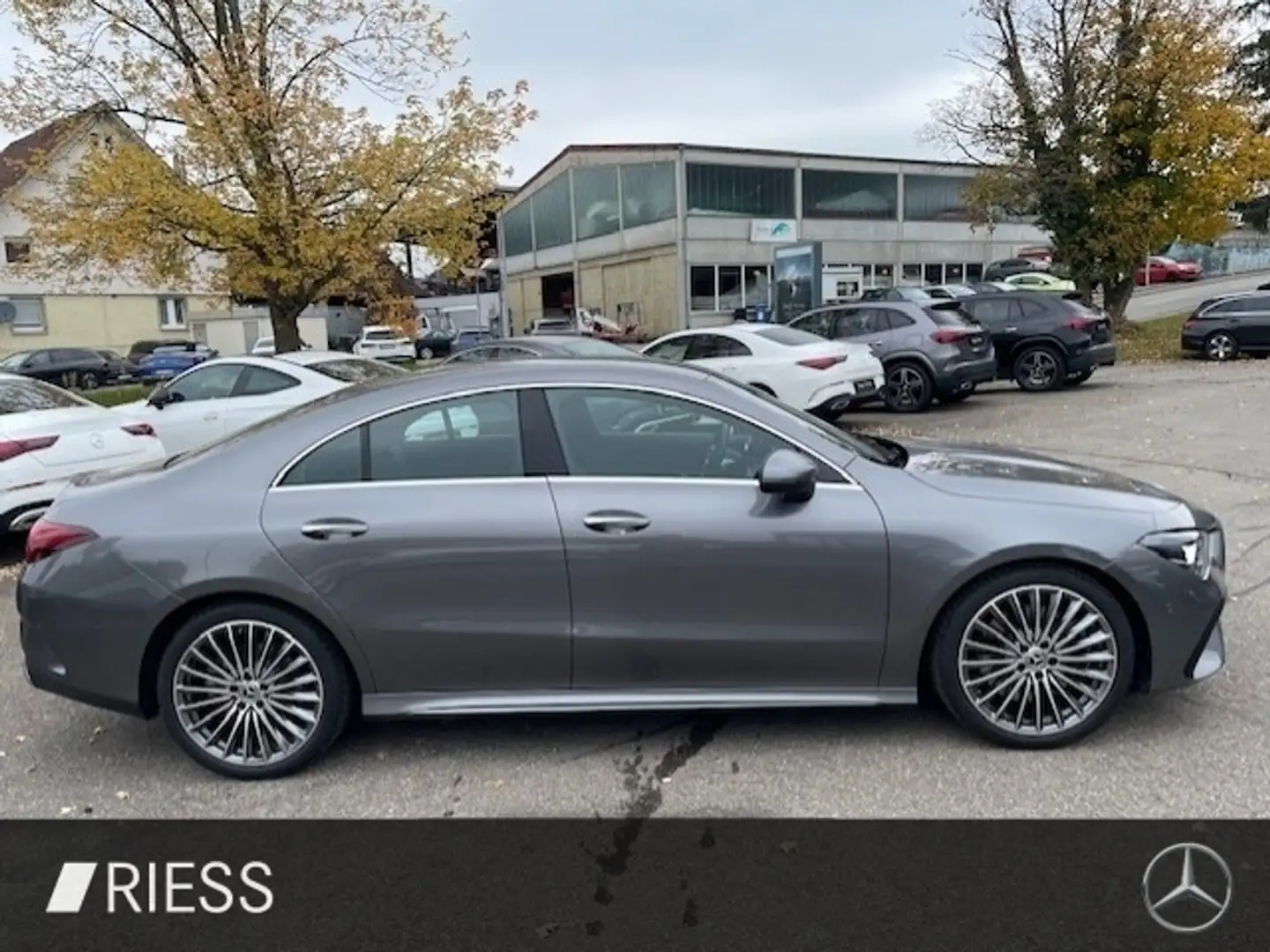 Mercedes-Benz CLA 250 4MATIC Coupé AMG Sport AHK Navi LED 19" Grau - 2