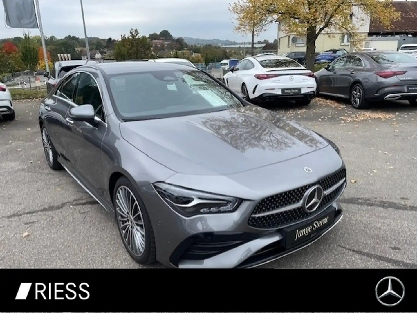 Mercedes-Benz CLA 250 4MATIC Coupé AMG Sport AHK Navi LED 19" Grau - 1
