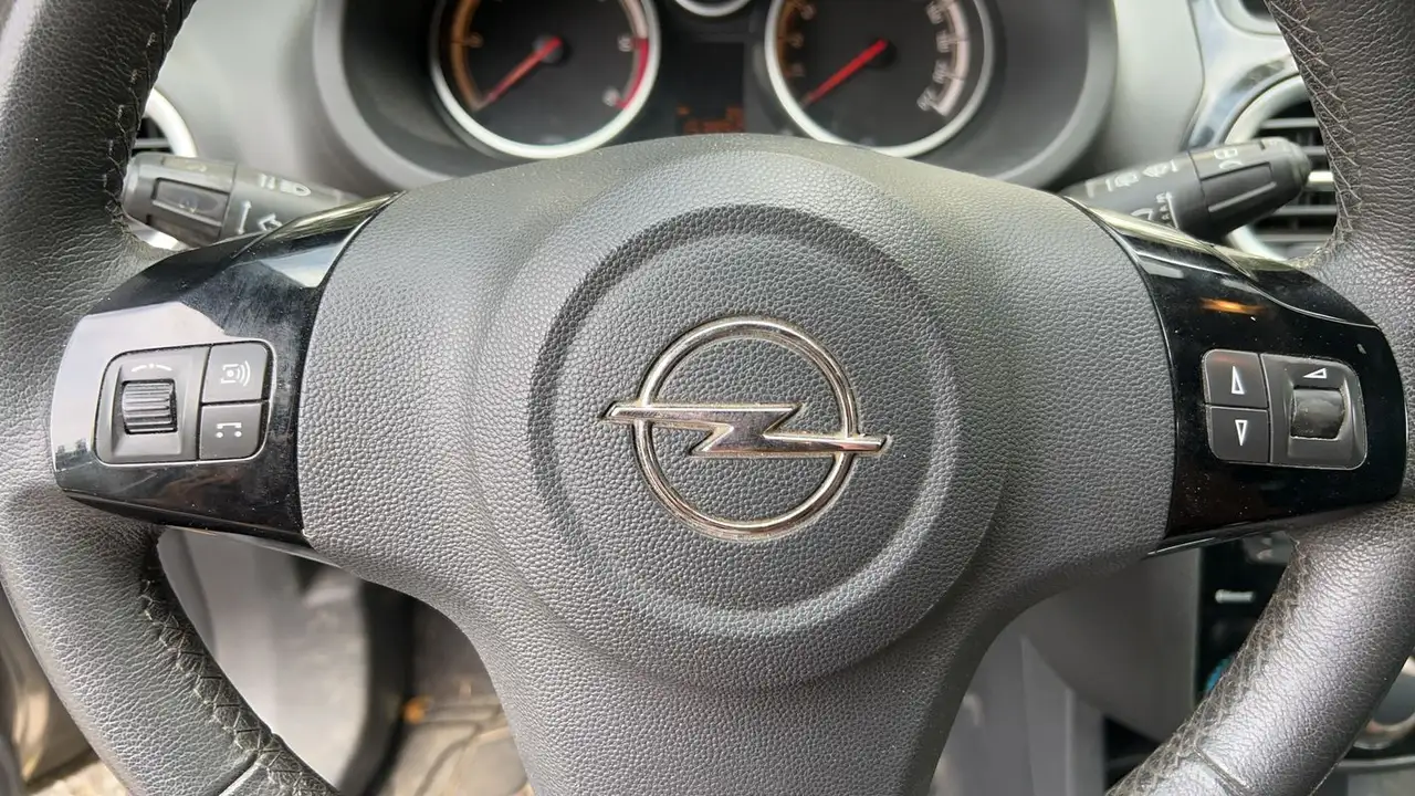Opel Corsa Corsa — photo 26