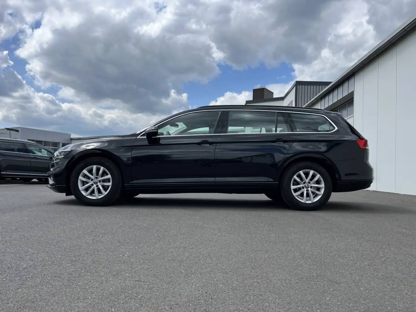 Volkswagen Passat Variant 2.0 TDI DSG Business 181€ m. 20% Anzahlung DAB N Schwarz - 2
