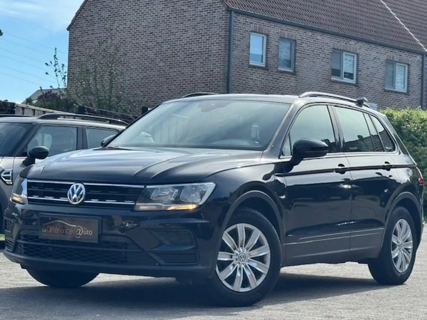 Volkswagen Tiguan 1.5 TSI ACT Trendline OPF - Clim - Cuir - TO pano Schwarz - 1