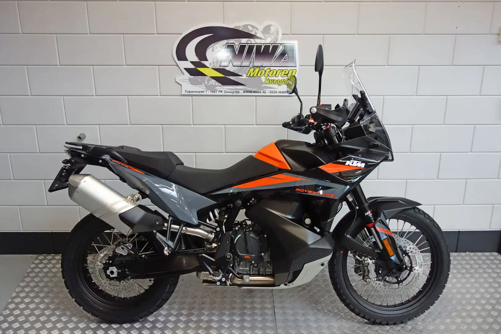 KTM 890 Adventure Zwart - 1