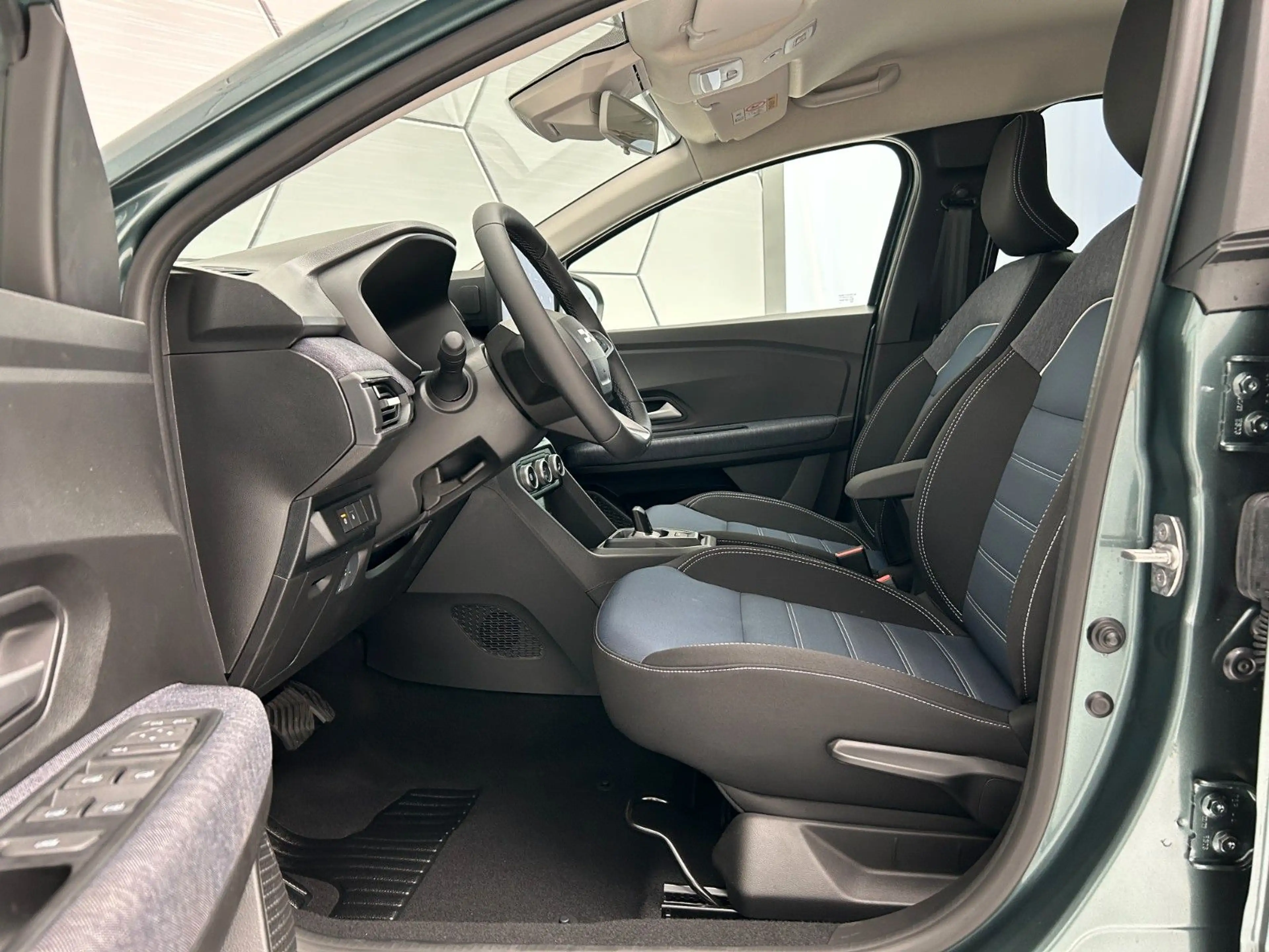 Dacia Jogger Journey hybrid 155 7-Sitzer 360° Navi — photo 11