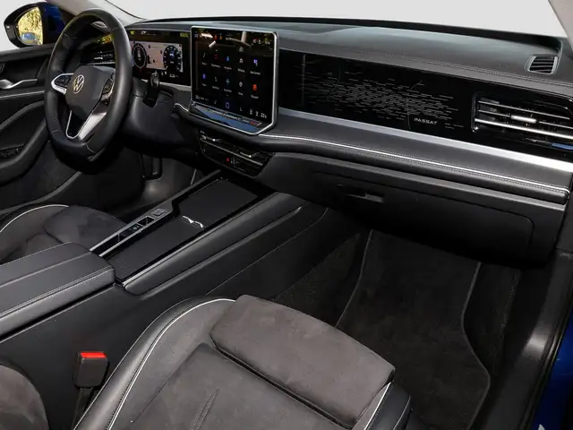Volkswagen Passat view 10