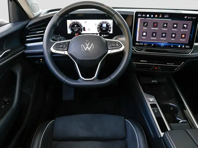 Volkswagen Passat view 14