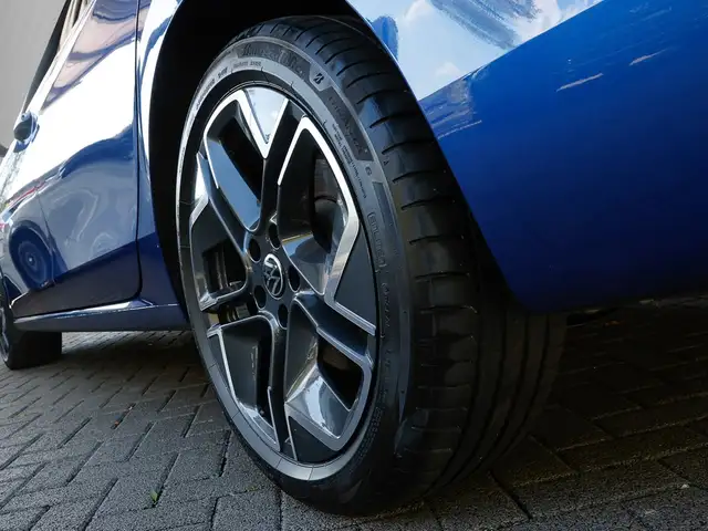 Volkswagen Passat view 7