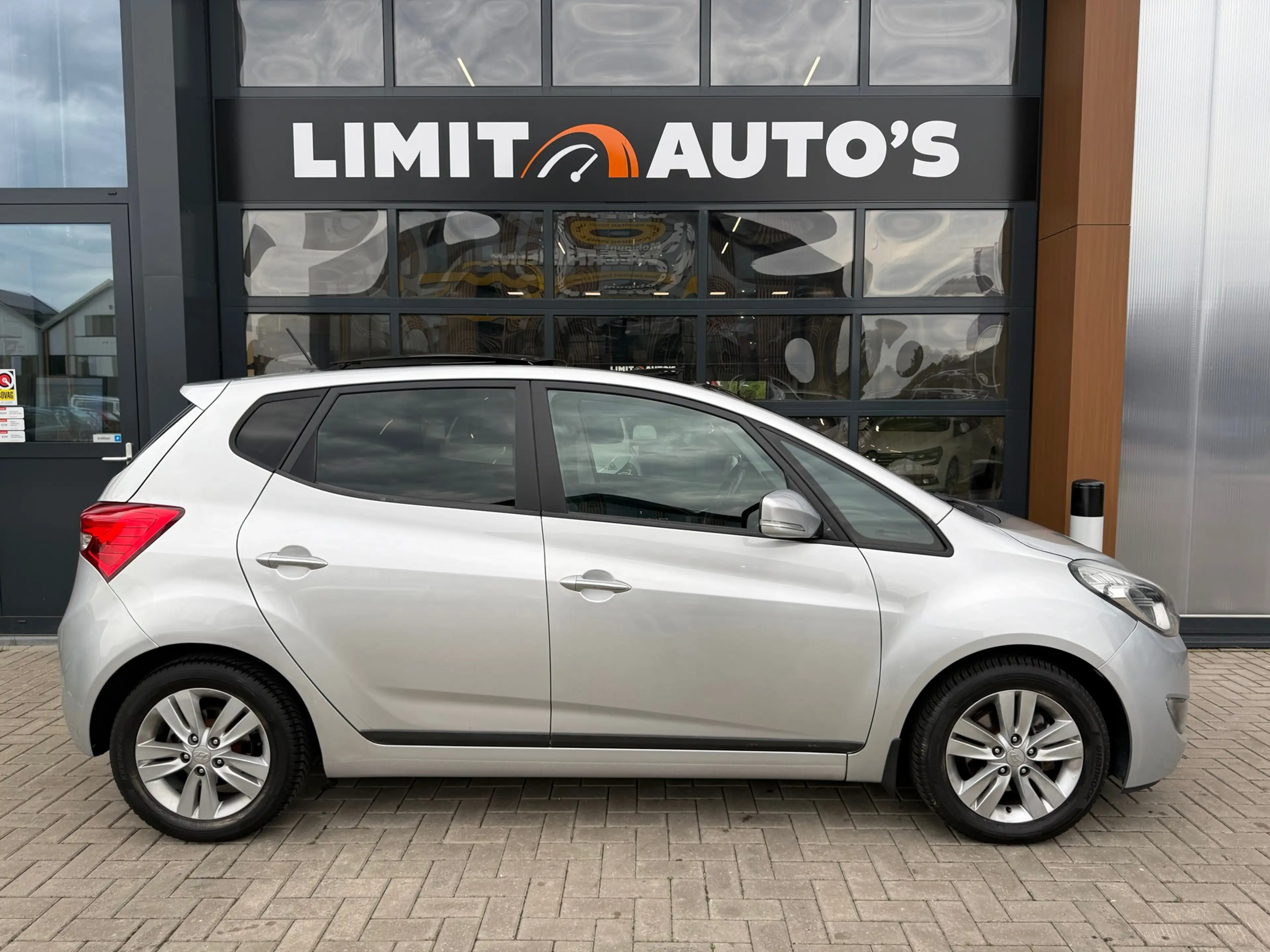 Hyundai iX20 1.6i i-Catcher Aut/Pano/Climate/Leder/Camera/Cruis — photo 8